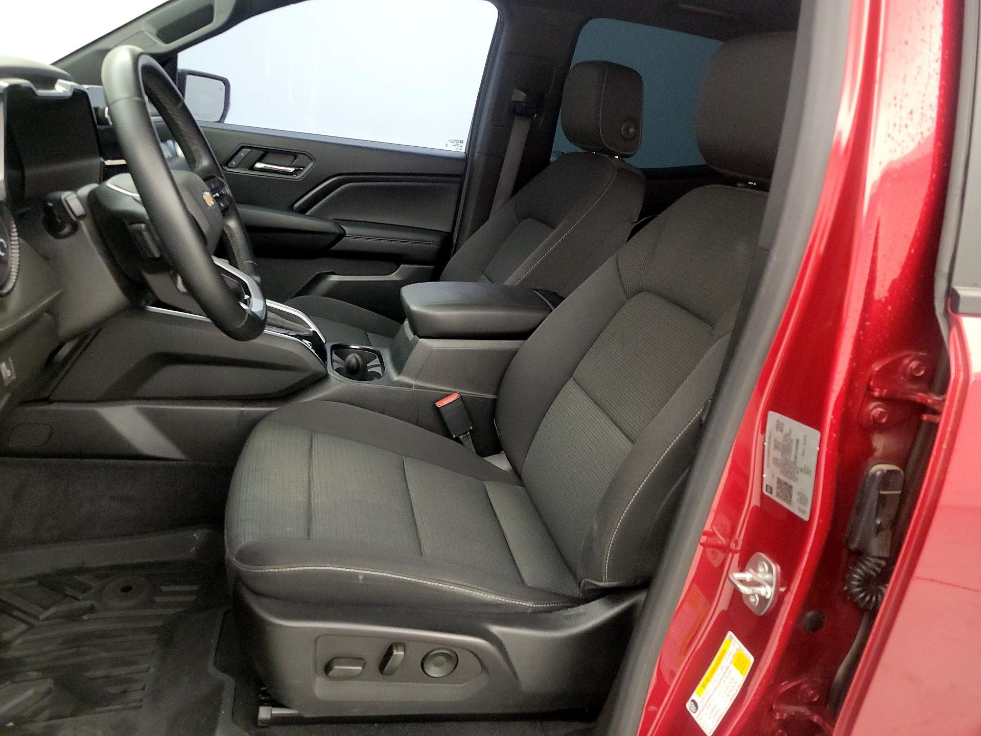 Thumbnail: 2023 Chevrolet Colorado - 11