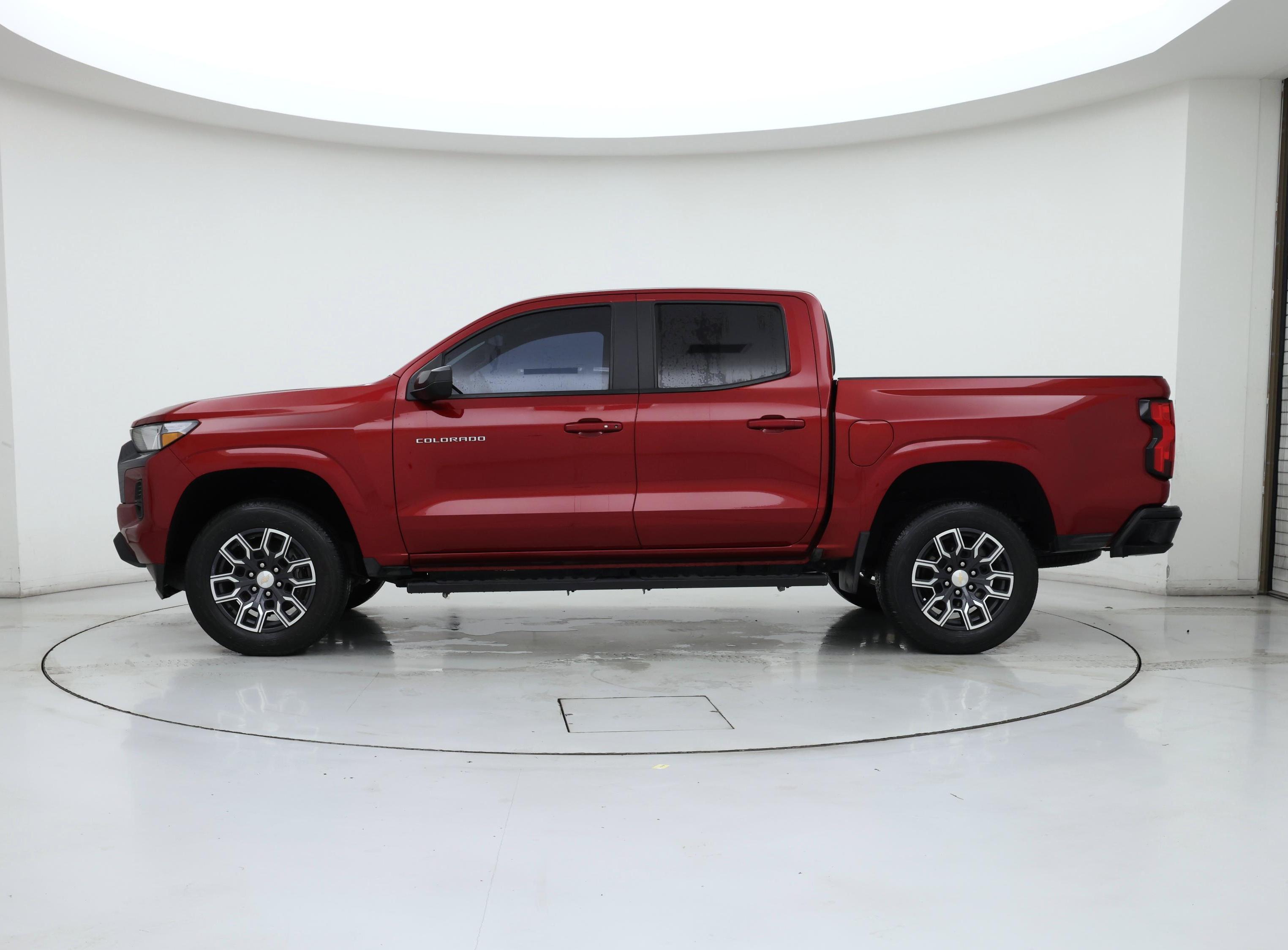 Thumbnail: 2023 Chevrolet Colorado - 3