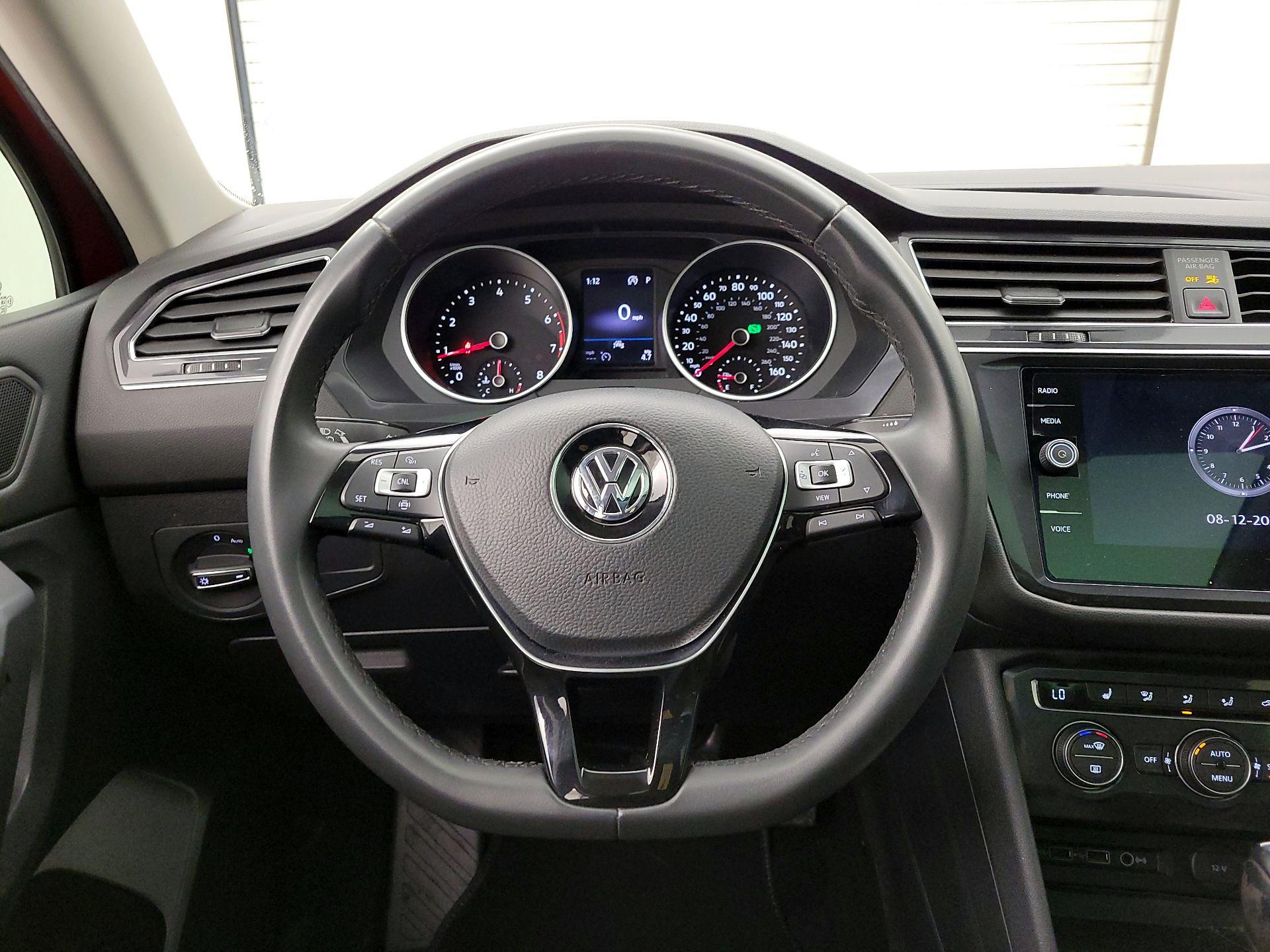 Thumbnail: 2020 Volkswagen Tiguan - 10