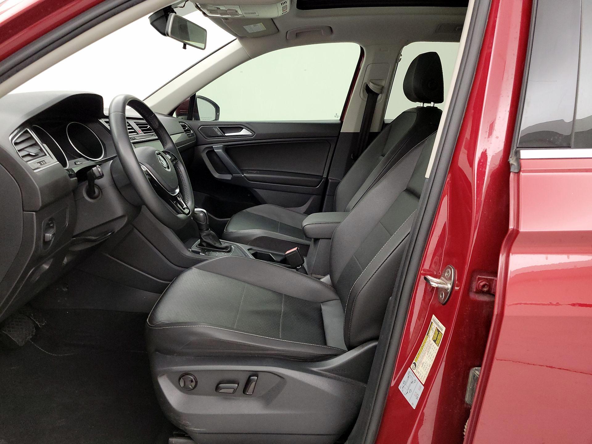 Thumbnail: 2020 Volkswagen Tiguan - 11