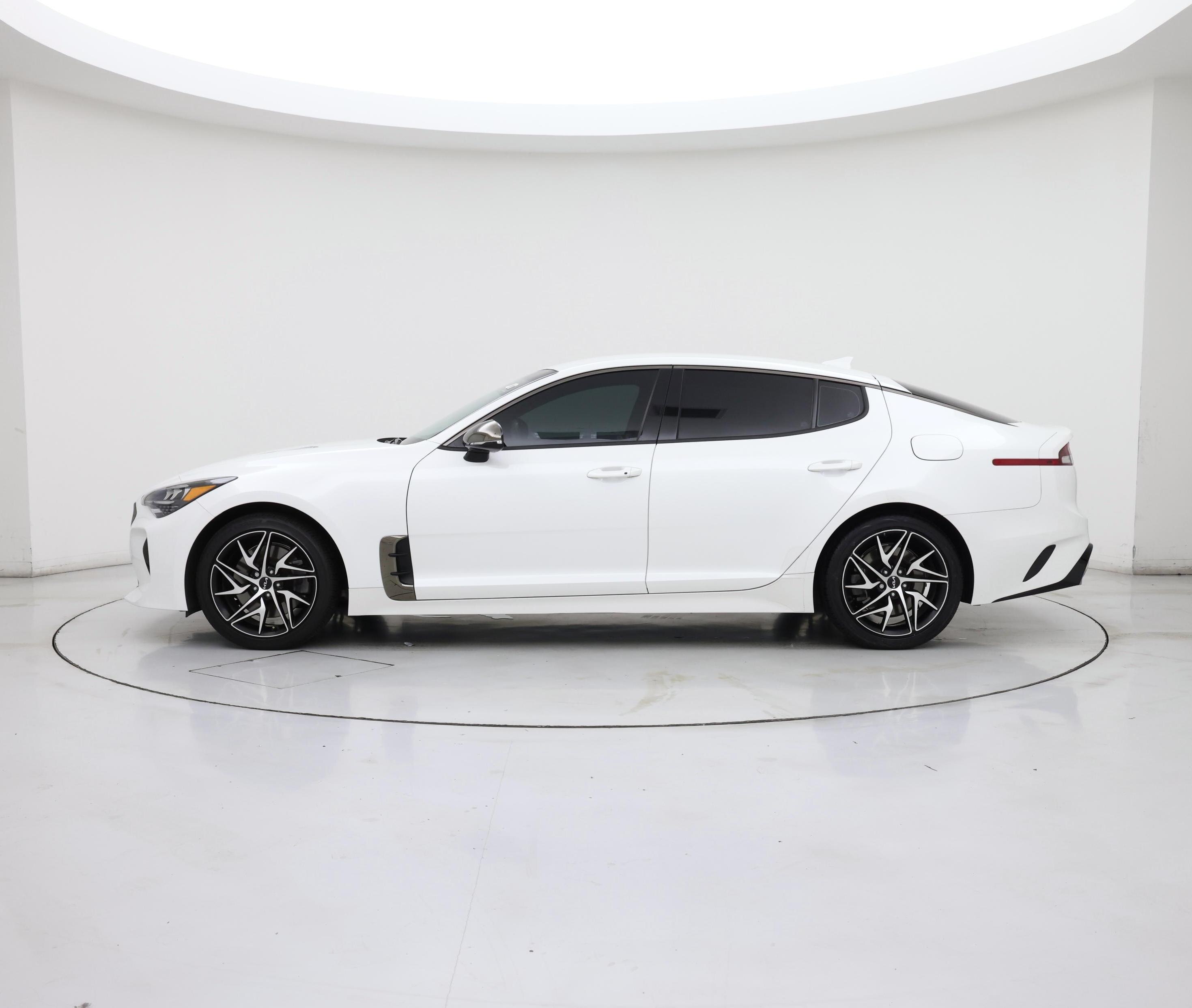 Thumbnail: 2023 Kia Stinger - 3