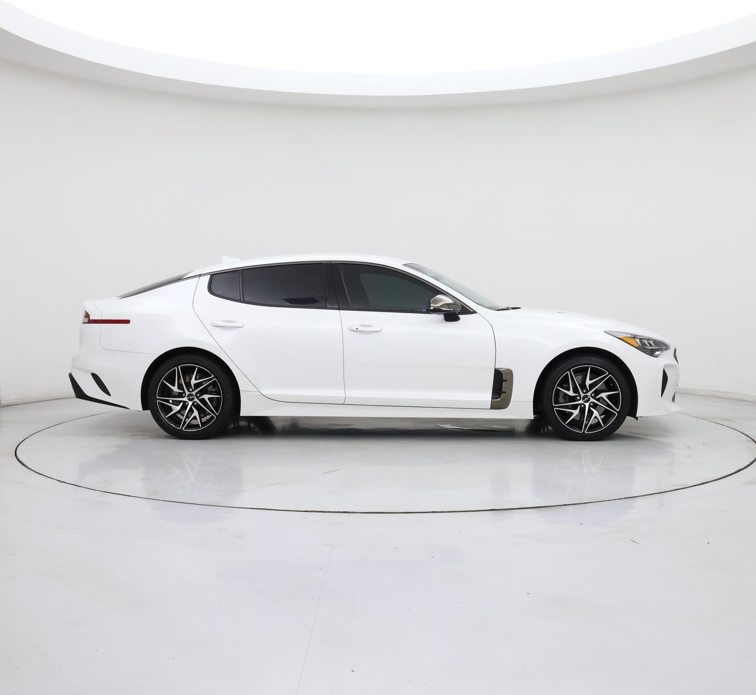 Thumbnail: 2023 Kia Stinger - 7