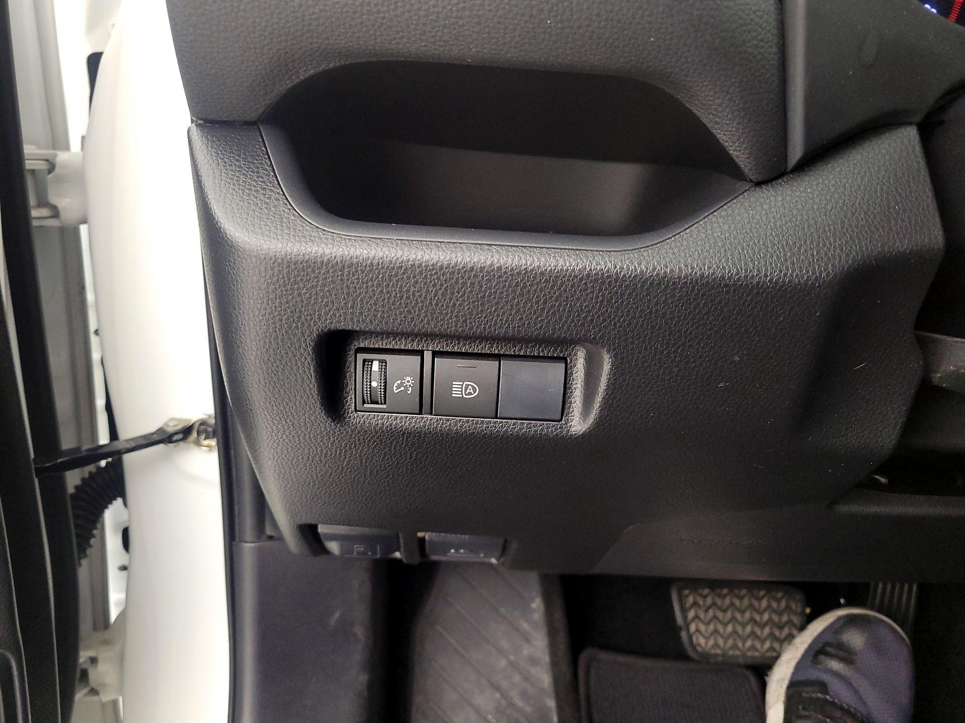 Thumbnail: 2019 Toyota RAV4 - 13