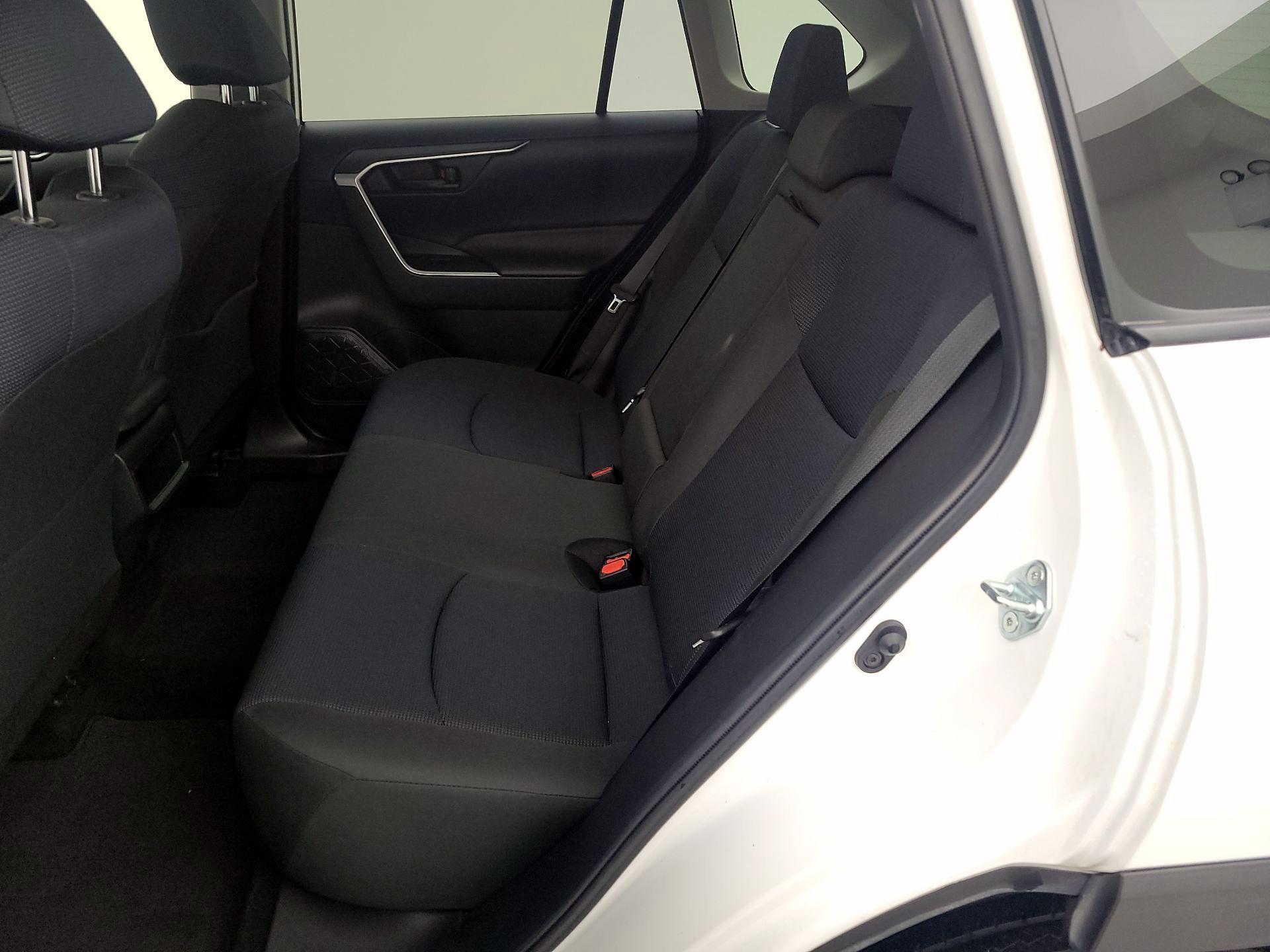 Thumbnail: 2019 Toyota RAV4 - 19