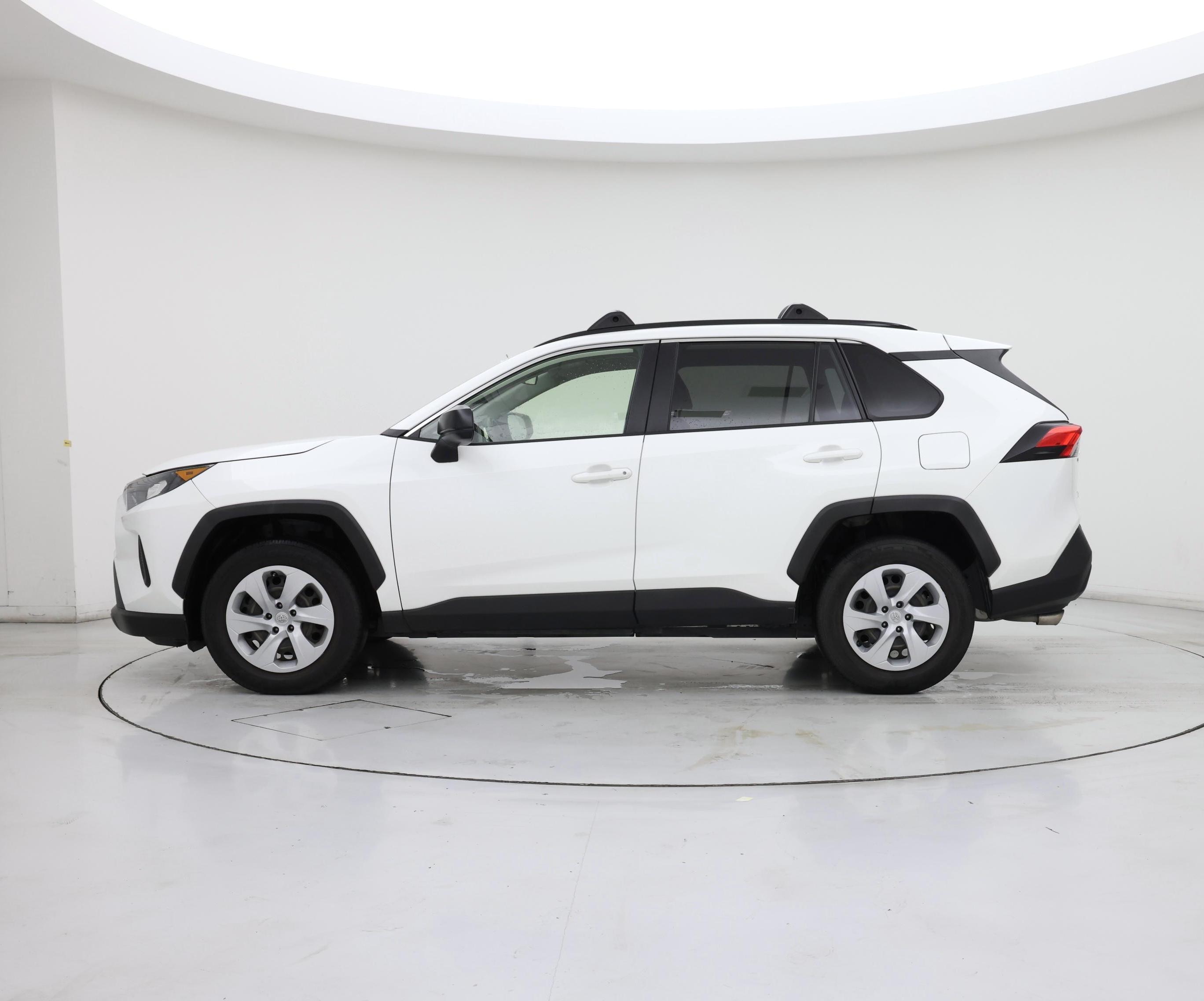 Thumbnail: 2019 Toyota RAV4 - 3