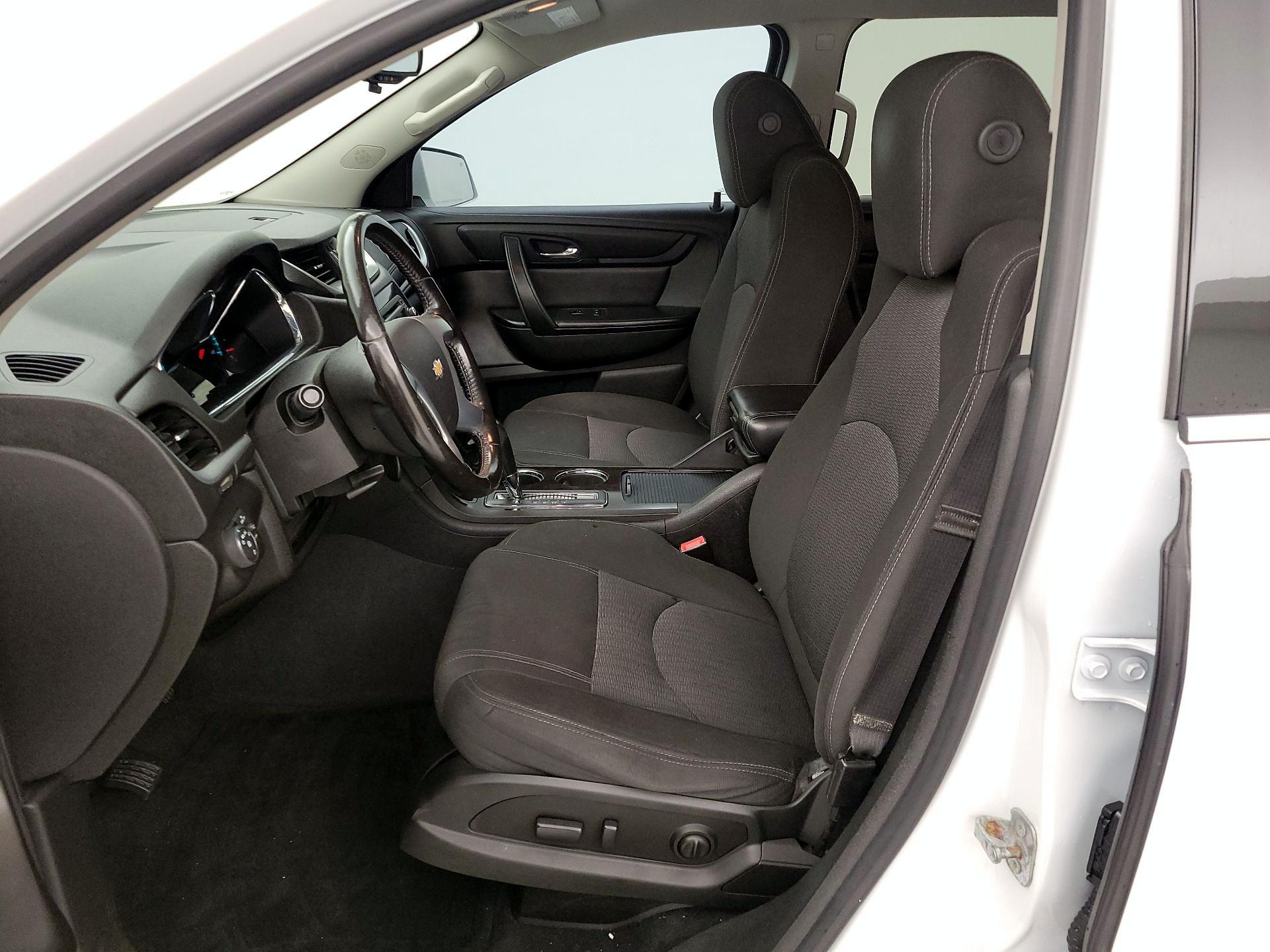 Thumbnail: 2017 Chevrolet Traverse - 11