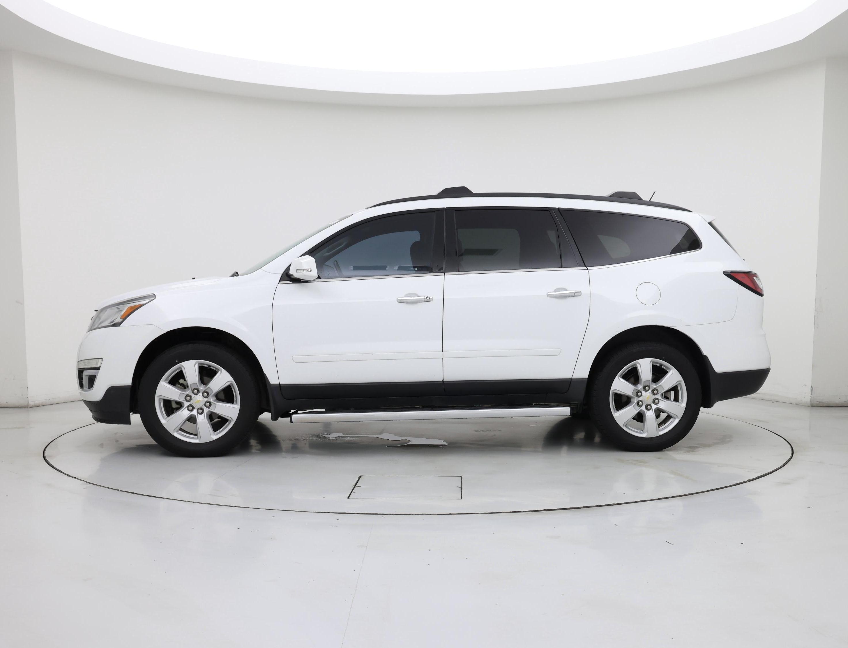 Thumbnail: 2017 Chevrolet Traverse - 3