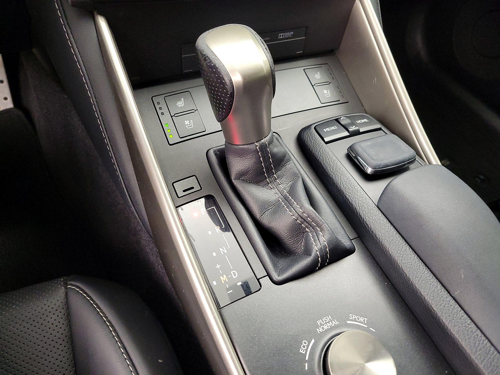 Thumbnail: 2015 Lexus IS - 18
