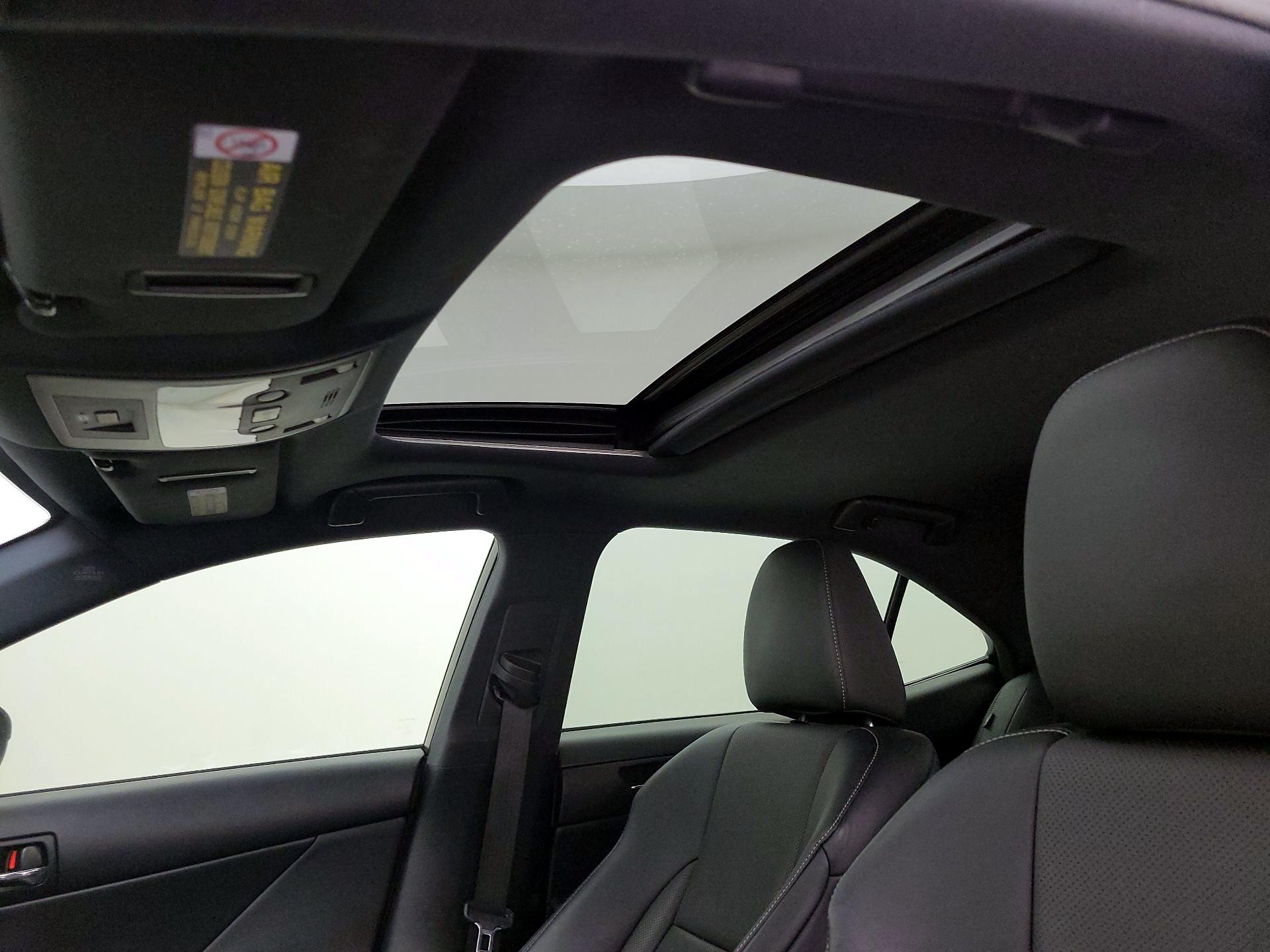 Thumbnail: 2015 Lexus IS - 20