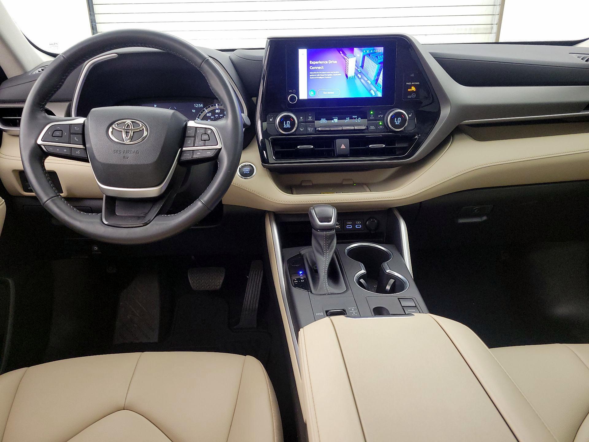 Thumbnail: 2023 Toyota Highlander - 9