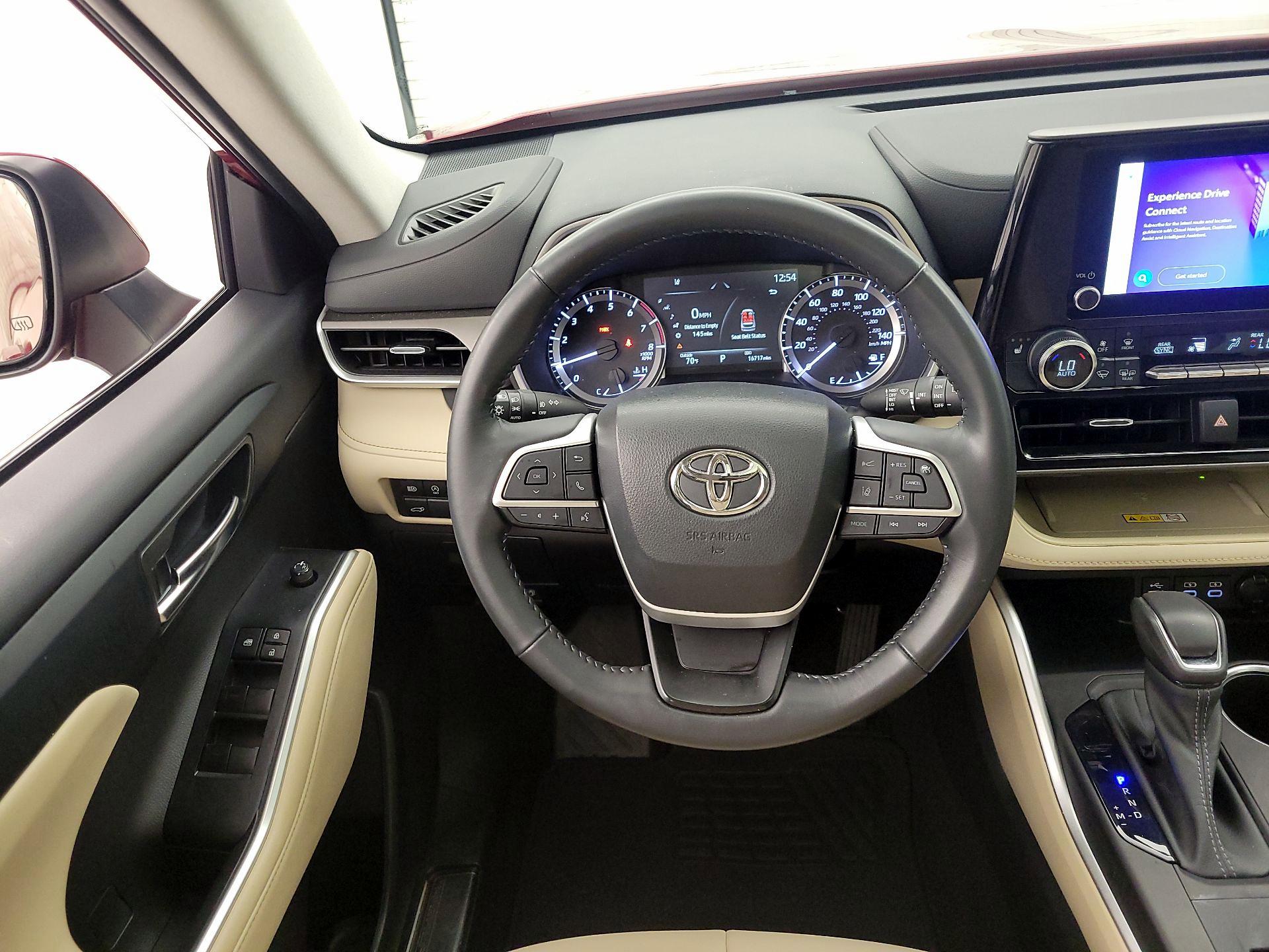 Thumbnail: 2023 Toyota Highlander - 10