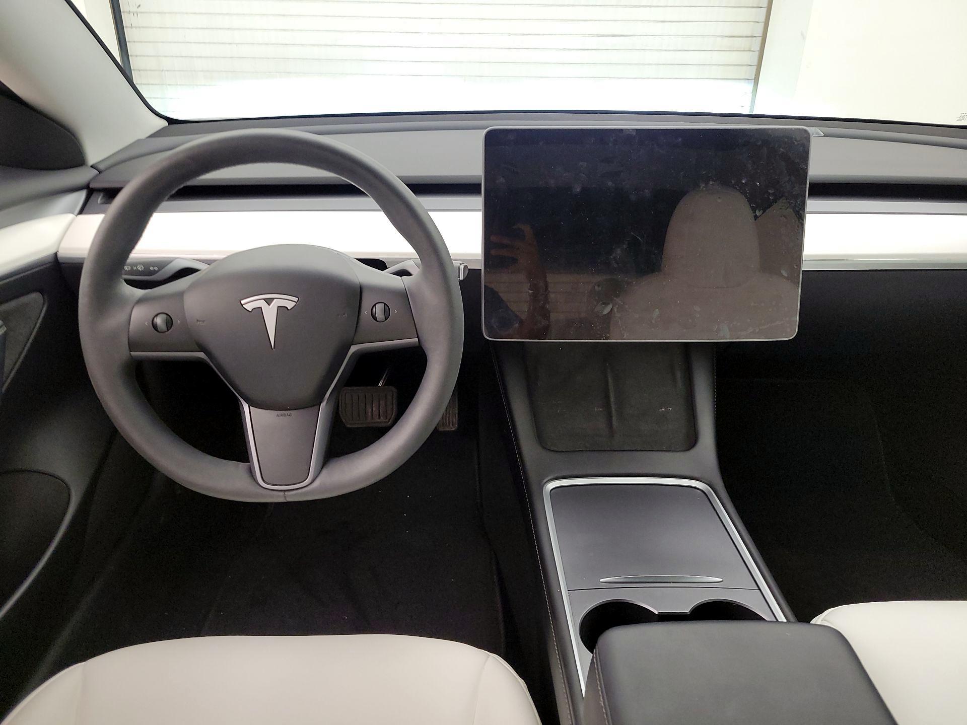 Thumbnail: 2023 Tesla Model 3 - 9