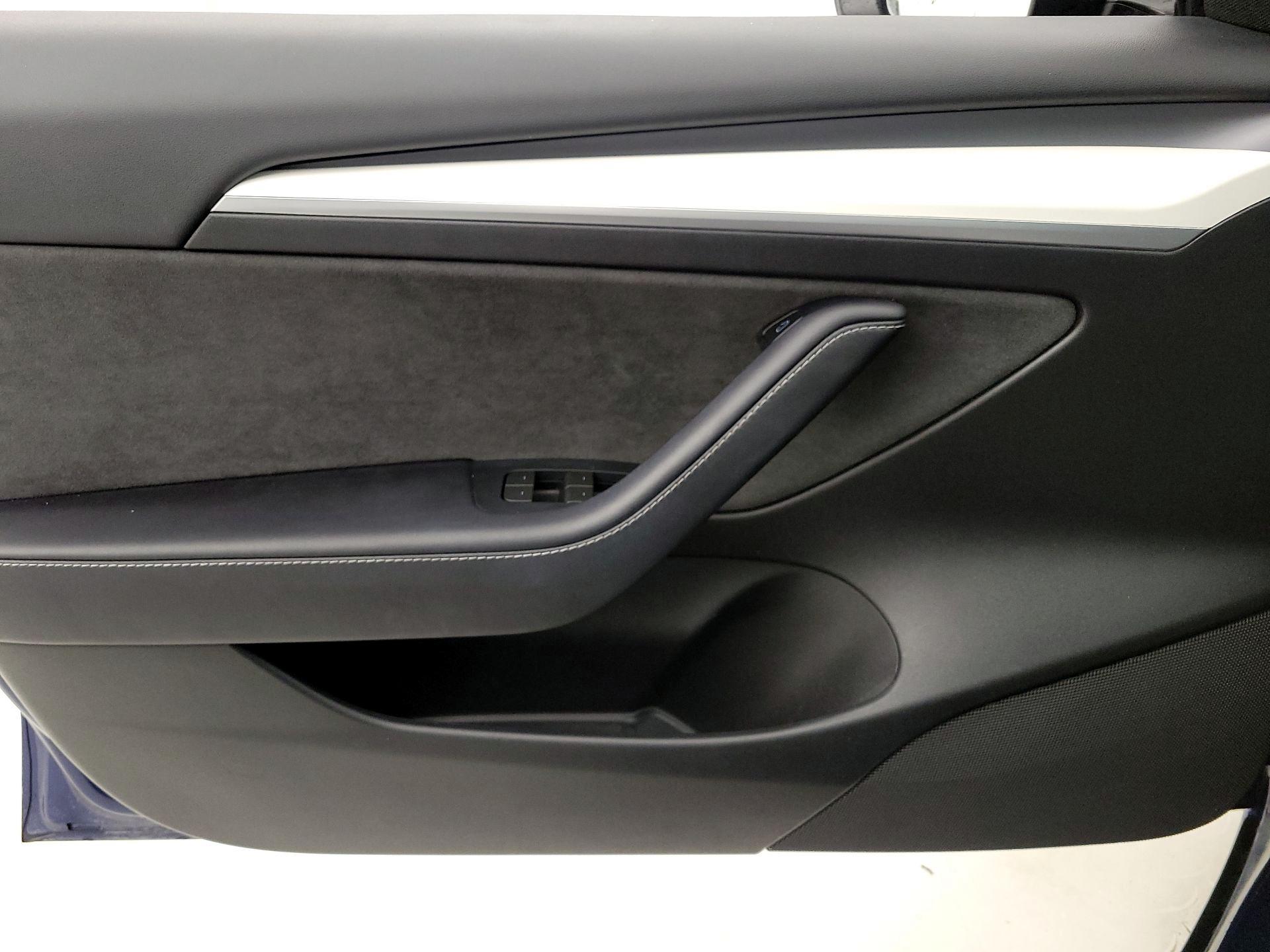 Thumbnail: 2023 Tesla Model 3 - 12