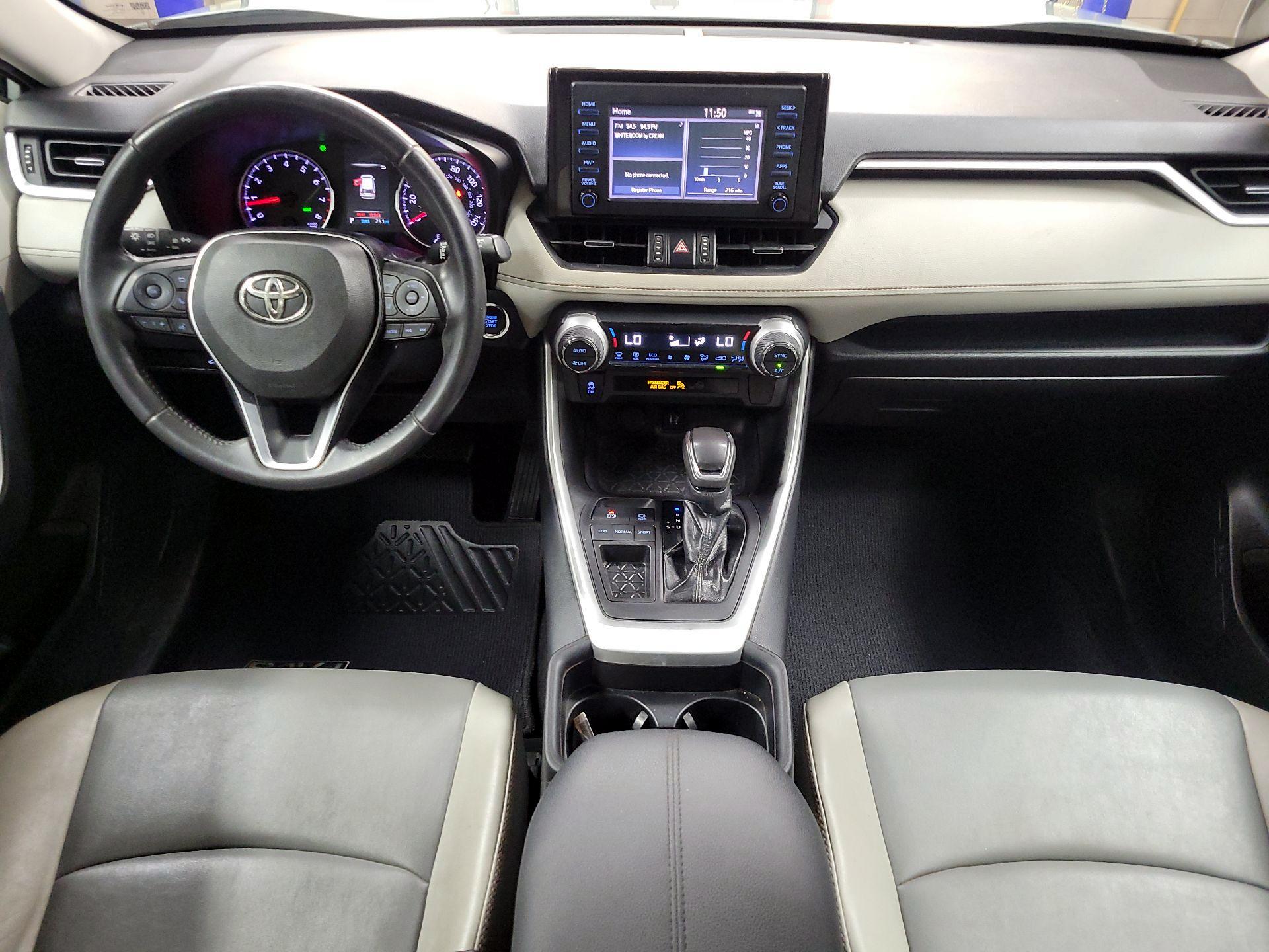 Thumbnail: 2019 Toyota RAV4 - 9