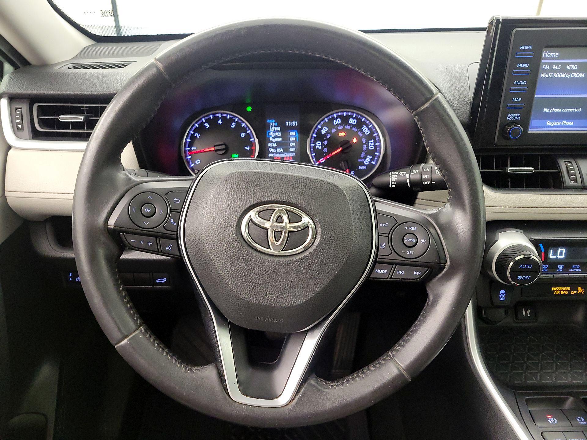 Thumbnail: 2019 Toyota RAV4 - 10