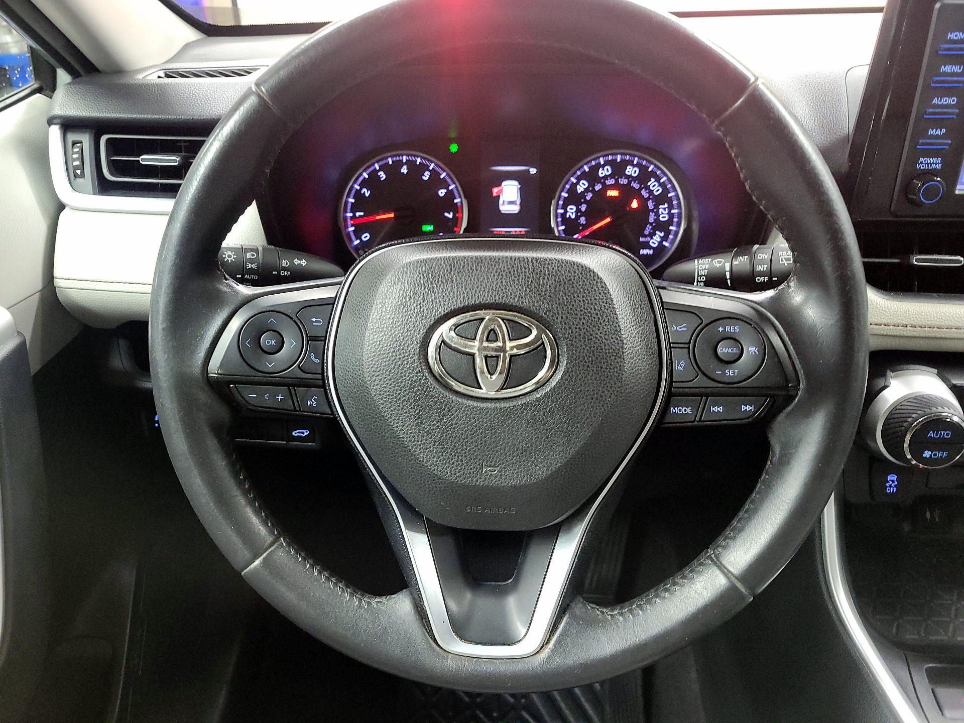 Thumbnail: 2019 Toyota RAV4 - 12