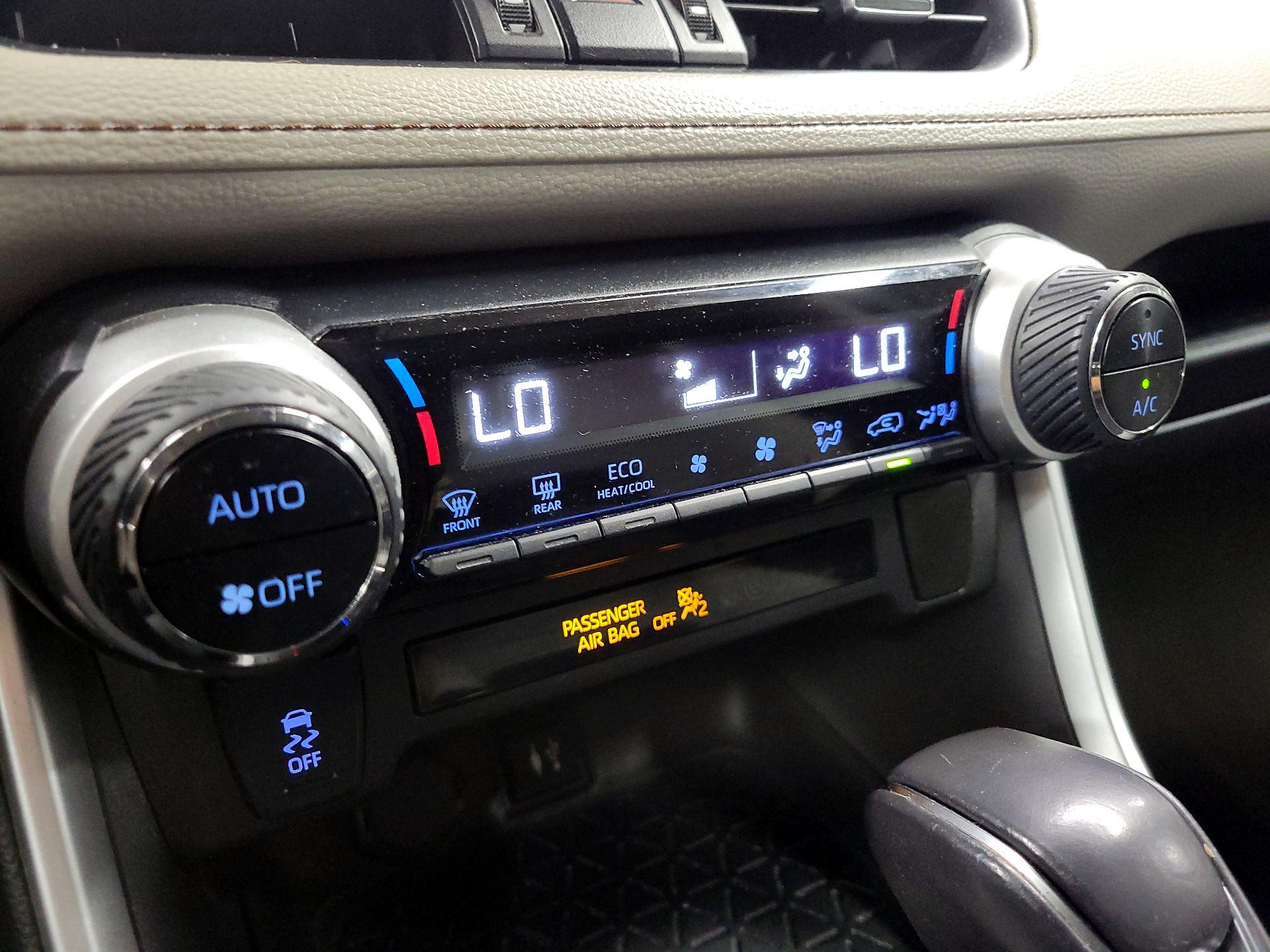 Thumbnail: 2019 Toyota RAV4 - 15
