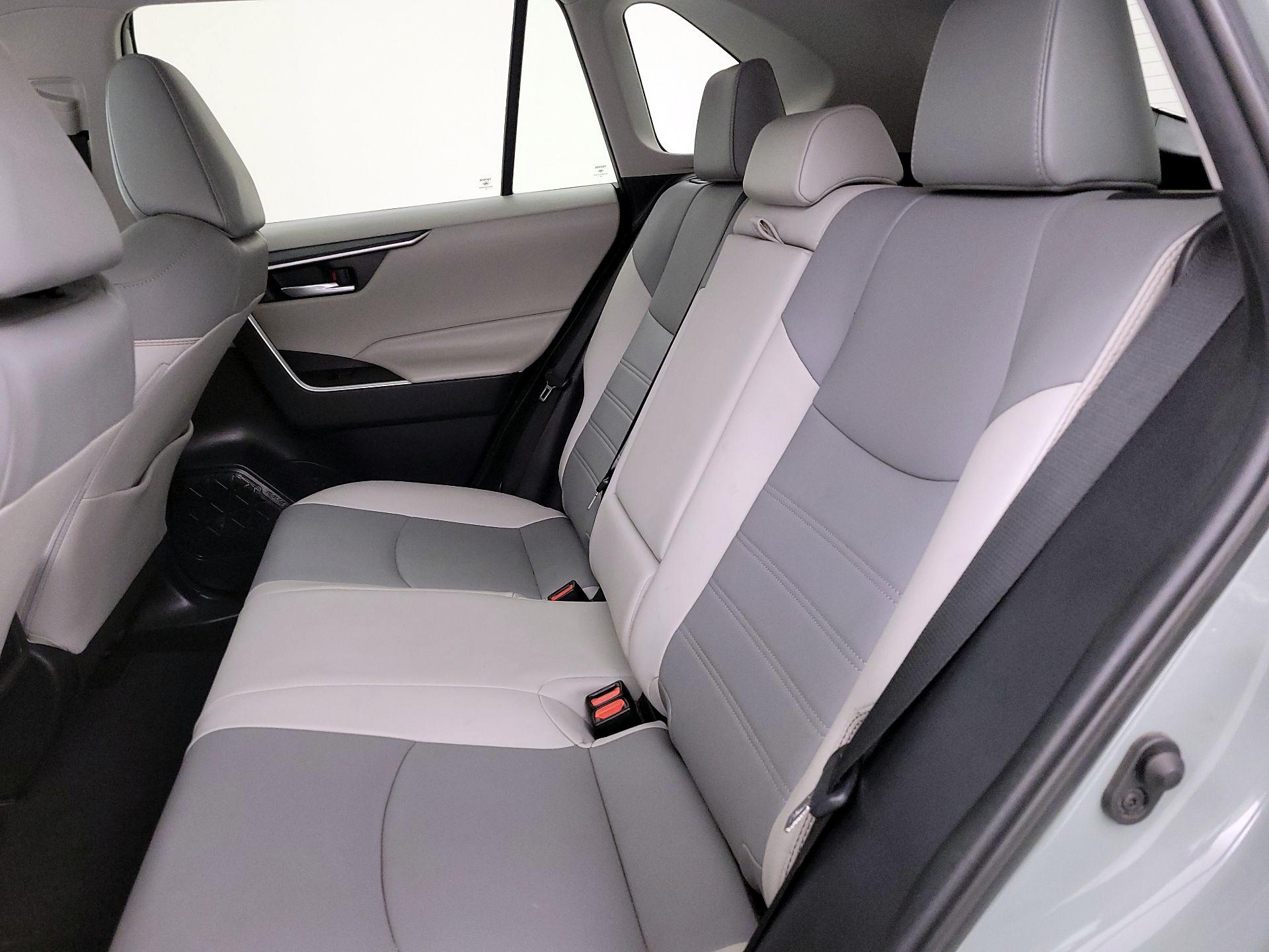 Thumbnail: 2019 Toyota RAV4 - 19