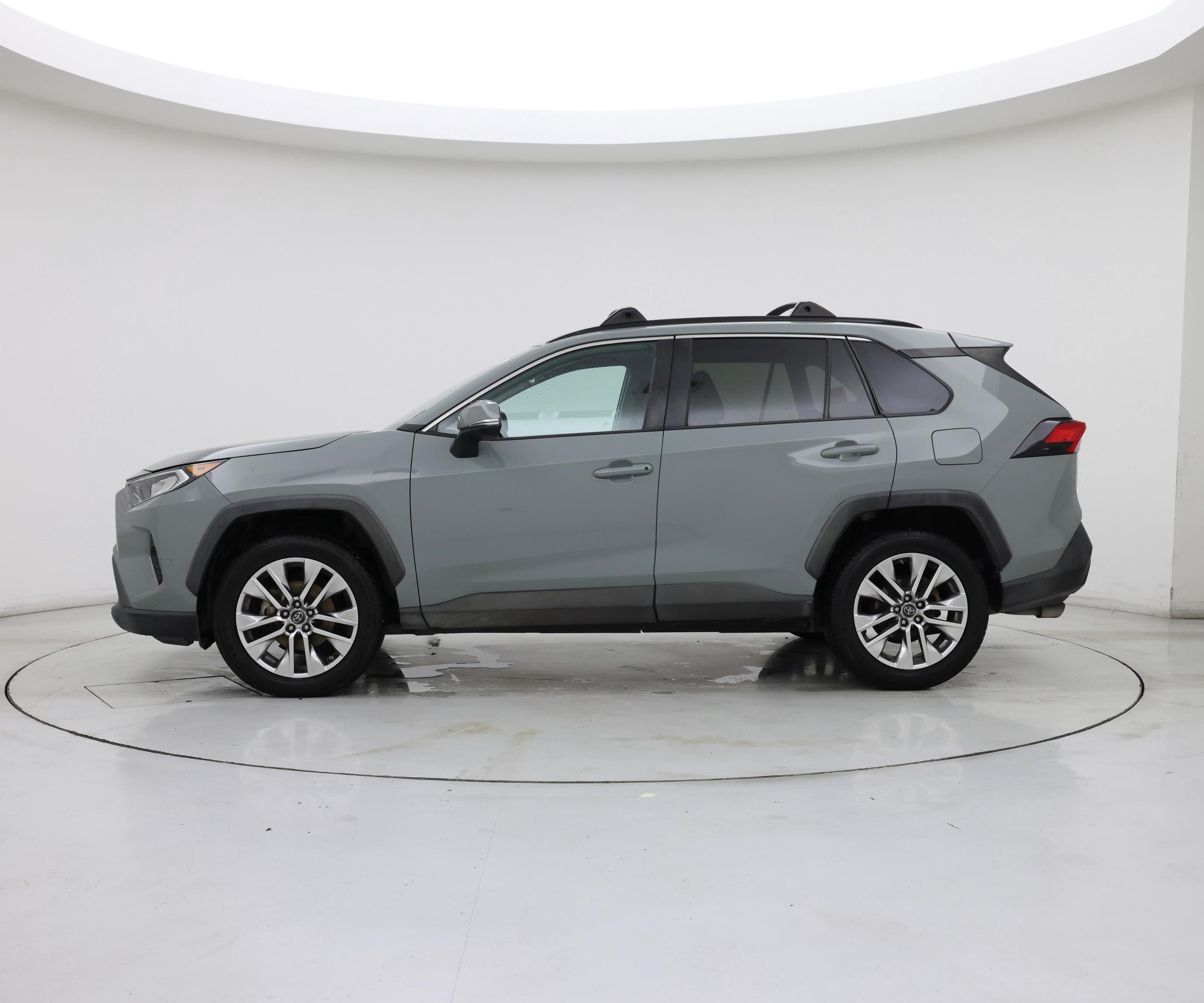 Thumbnail: 2019 Toyota RAV4 - 3