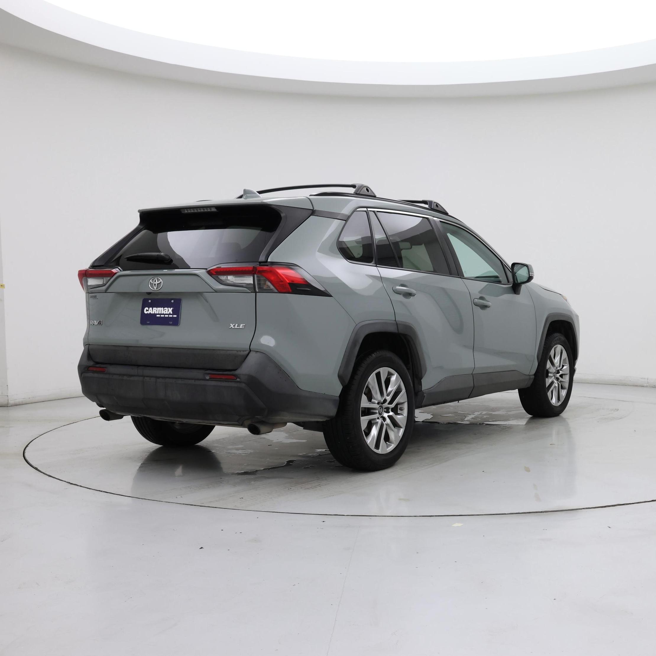 Thumbnail: 2019 Toyota RAV4 - 8