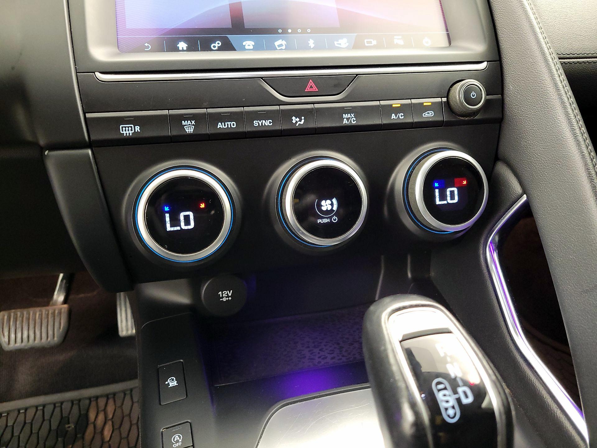Thumbnail: 2020 Jaguar E-Pace - 16