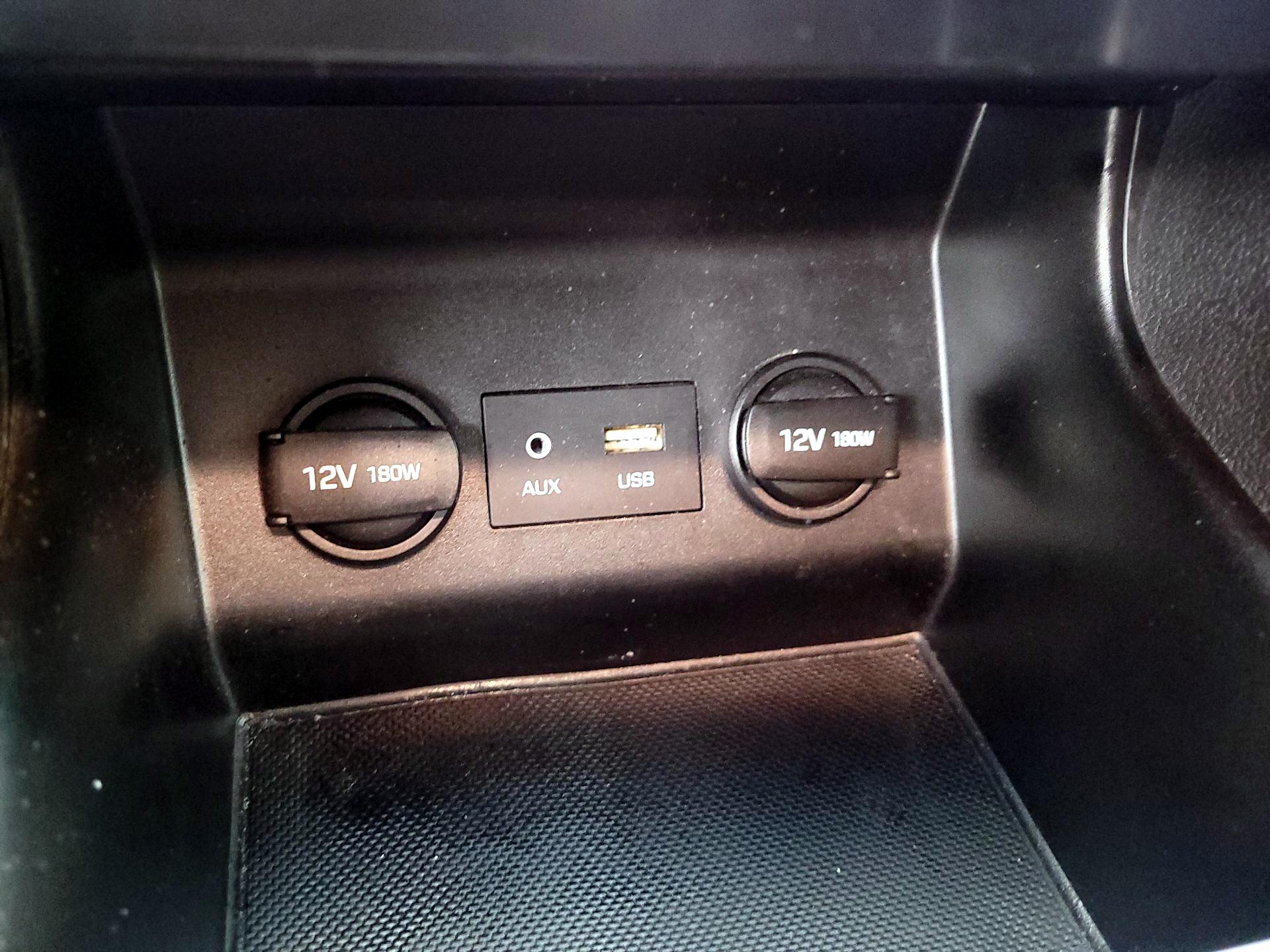 Thumbnail: 2020 Hyundai Elantra - 18