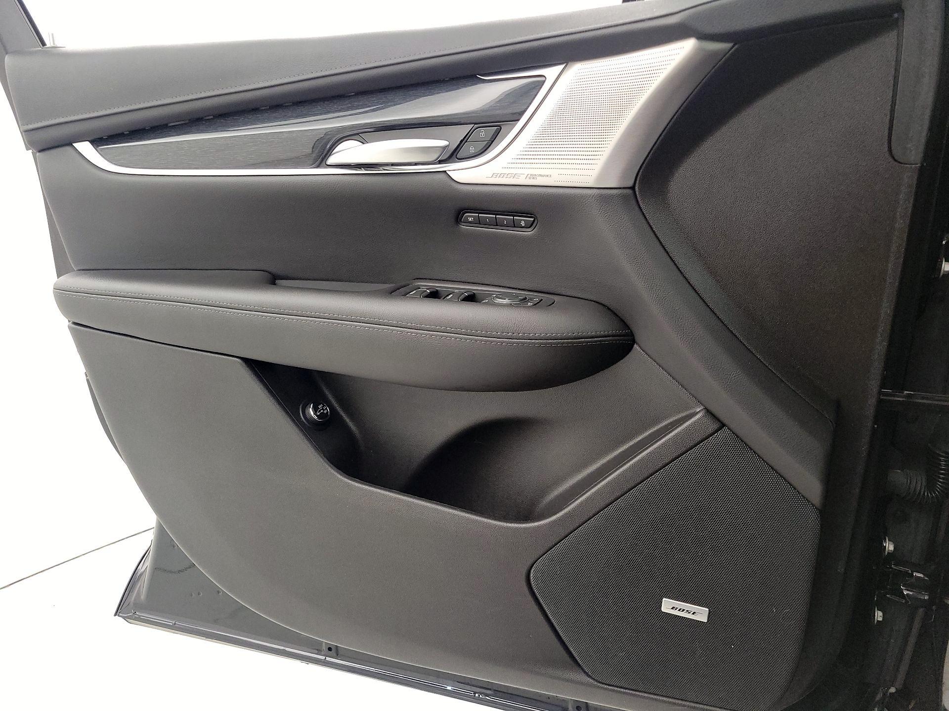 Thumbnail: 2023 Cadillac XT5 - 12