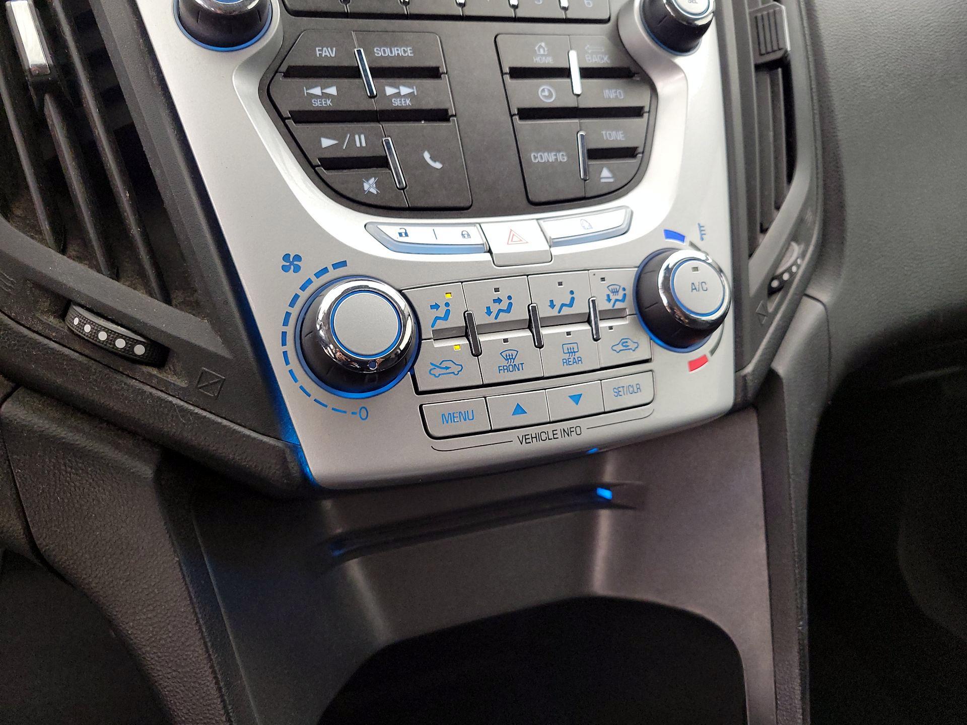 Thumbnail: 2015 Chevrolet Equinox - 16
