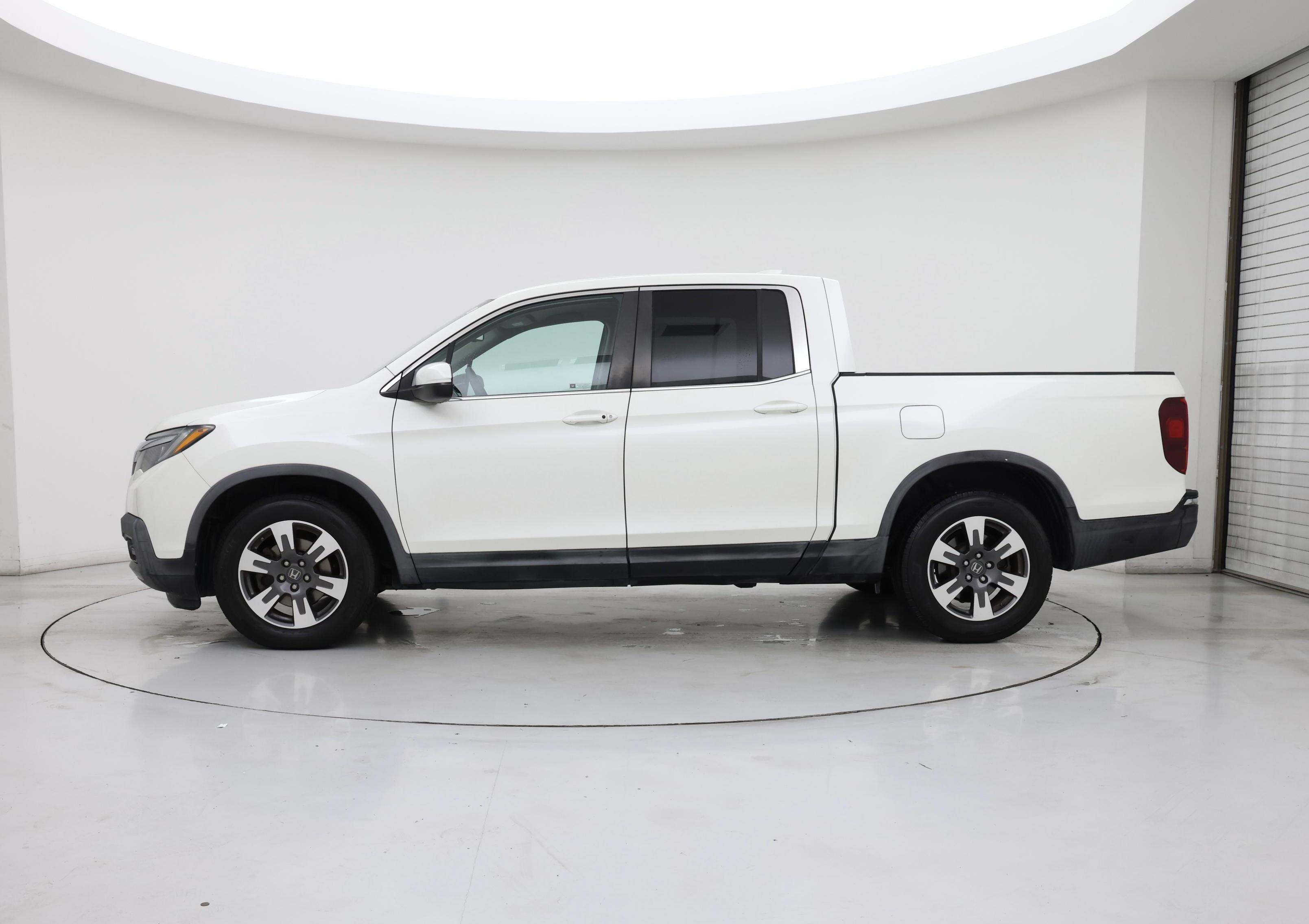 Thumbnail: 2017 Honda Ridgeline - 3