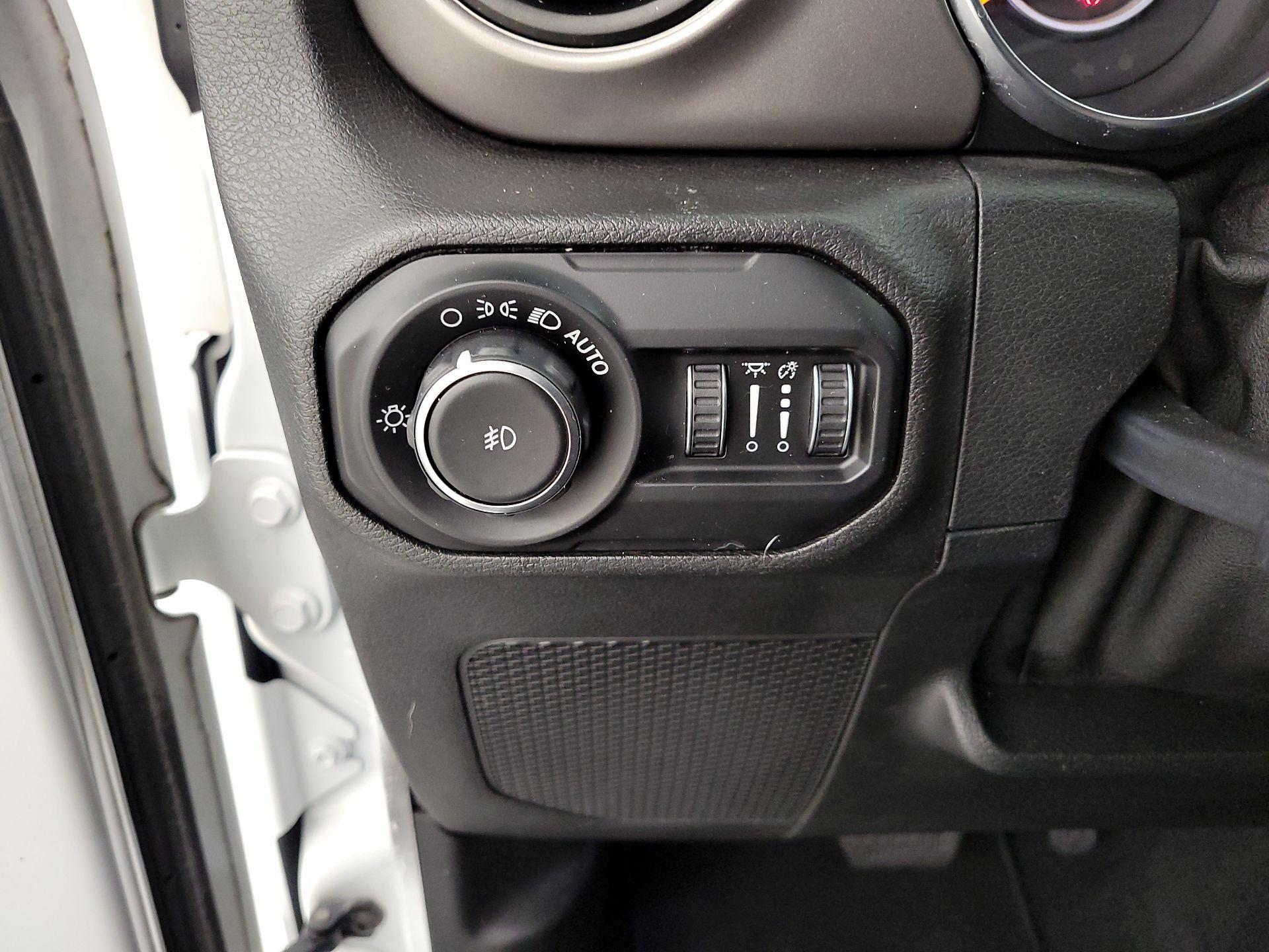 Thumbnail: 2020 Jeep Wrangler - 13