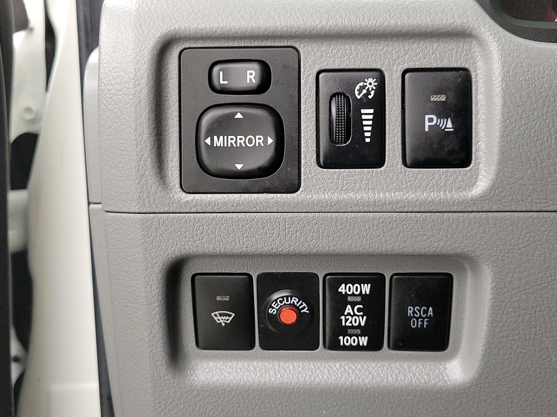 Thumbnail: 2013 Toyota 4Runner - 13
