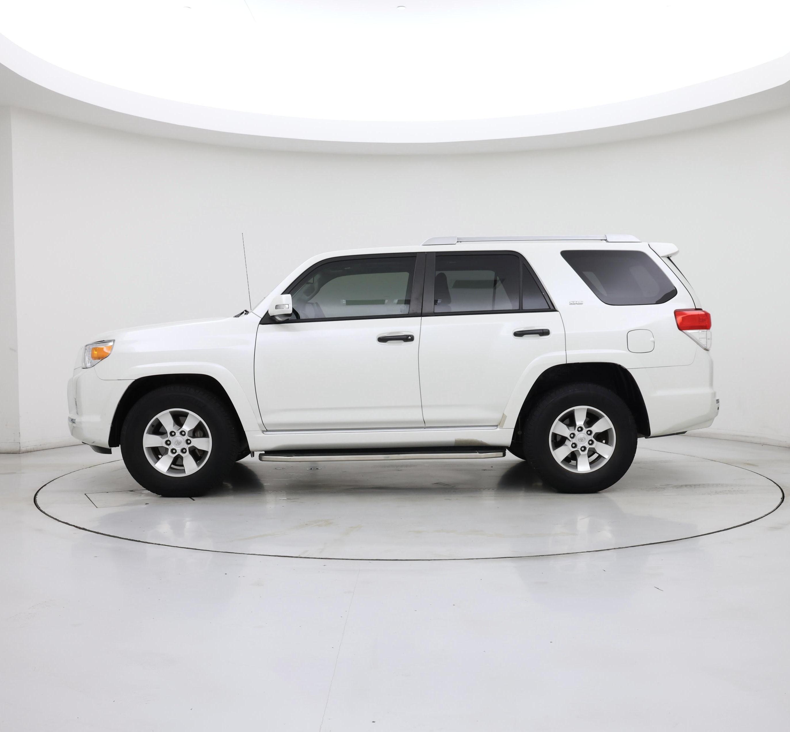 Thumbnail: 2013 Toyota 4Runner - 3