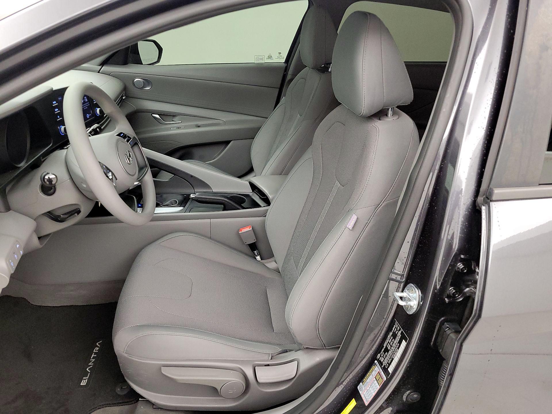 Thumbnail: 2021 Hyundai Elantra - 11
