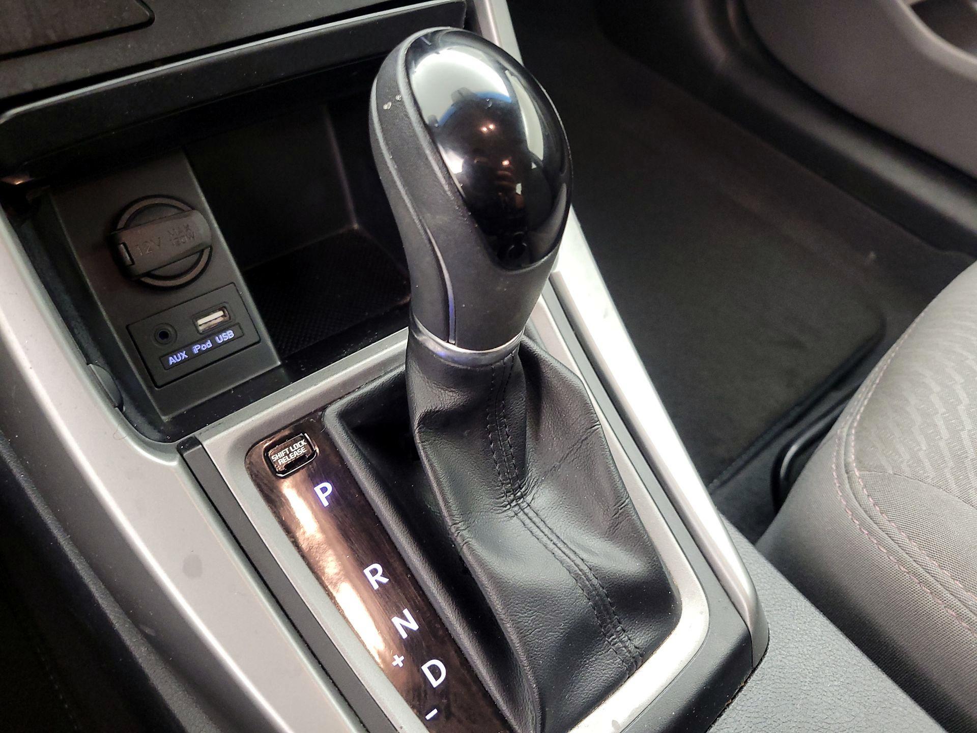 Thumbnail: 2016 Hyundai Elantra - 17
