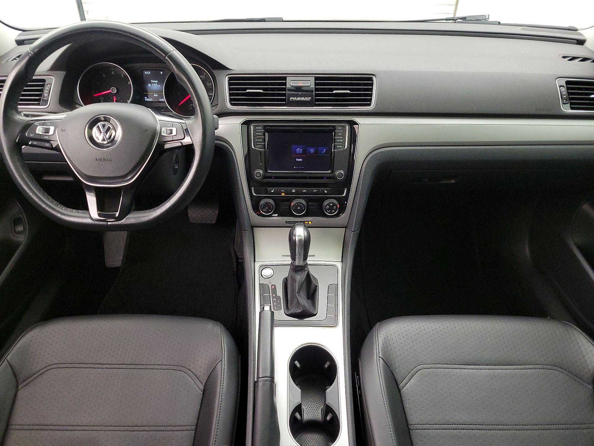 Thumbnail: 2019 Volkswagen Passat - 9