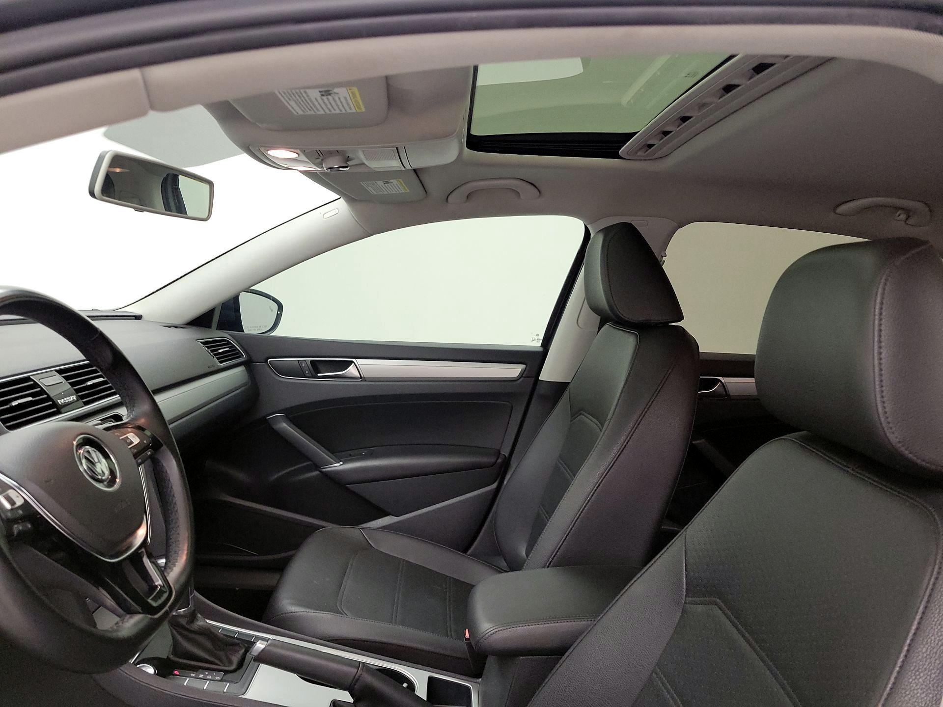 Thumbnail: 2019 Volkswagen Passat - 19