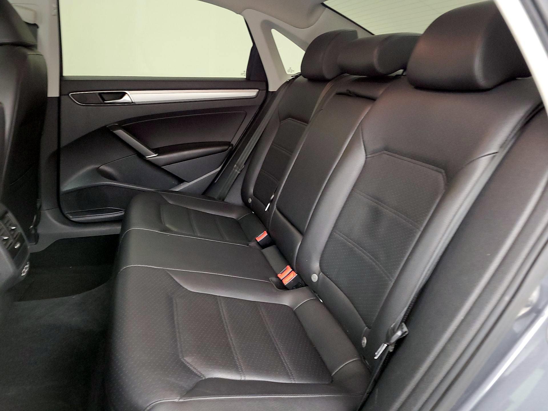 Thumbnail: 2019 Volkswagen Passat - 20