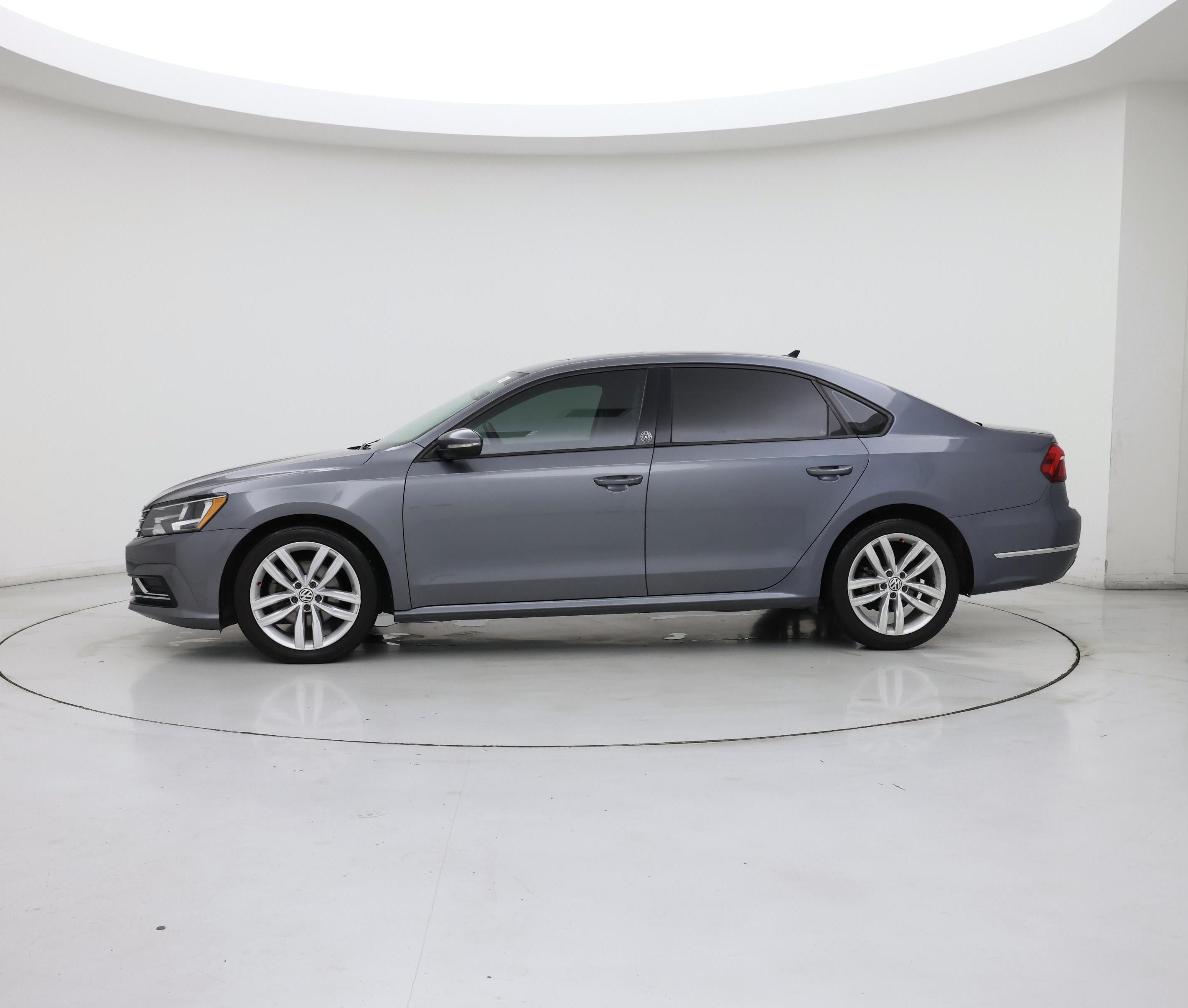 Thumbnail: 2019 Volkswagen Passat - 3