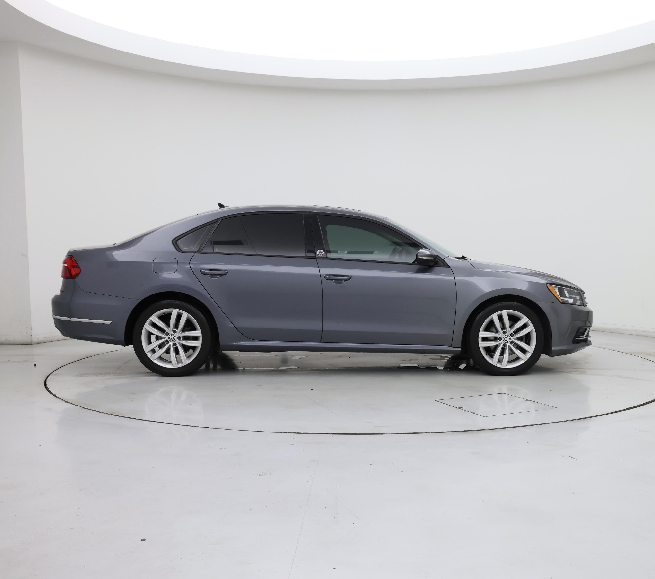 Thumbnail: 2019 Volkswagen Passat - 7