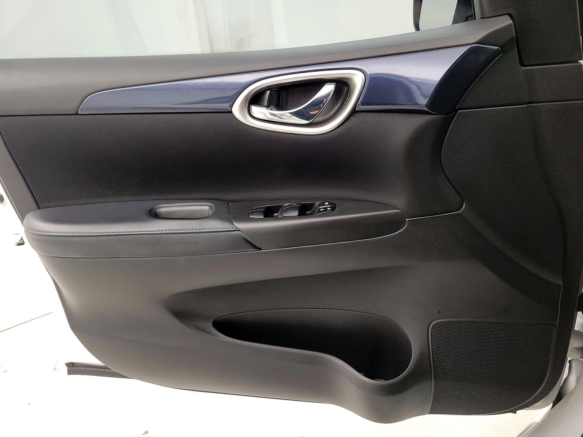Thumbnail: 2019 Nissan Sentra - 12