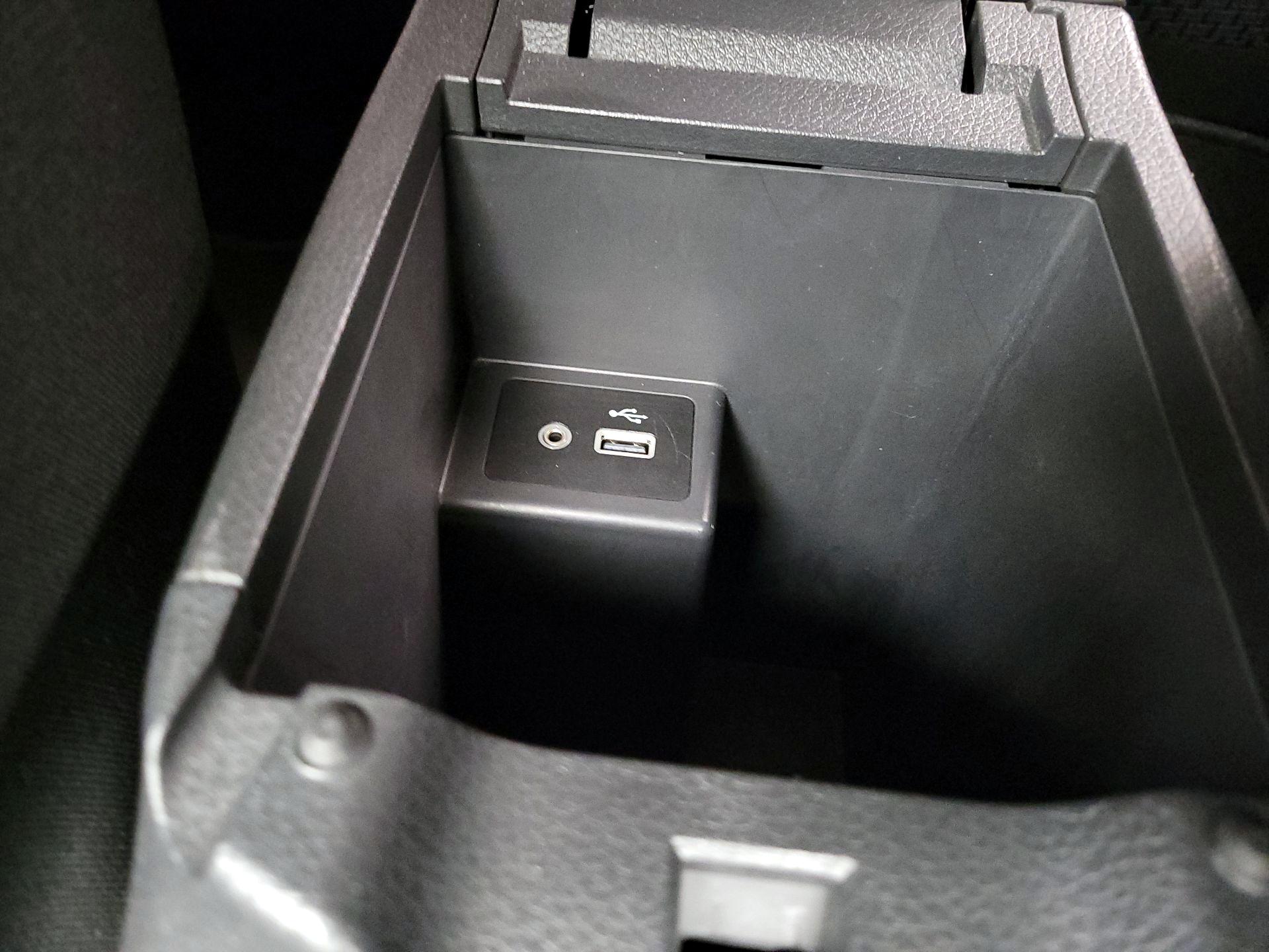 Thumbnail: 2019 Nissan Sentra - 18