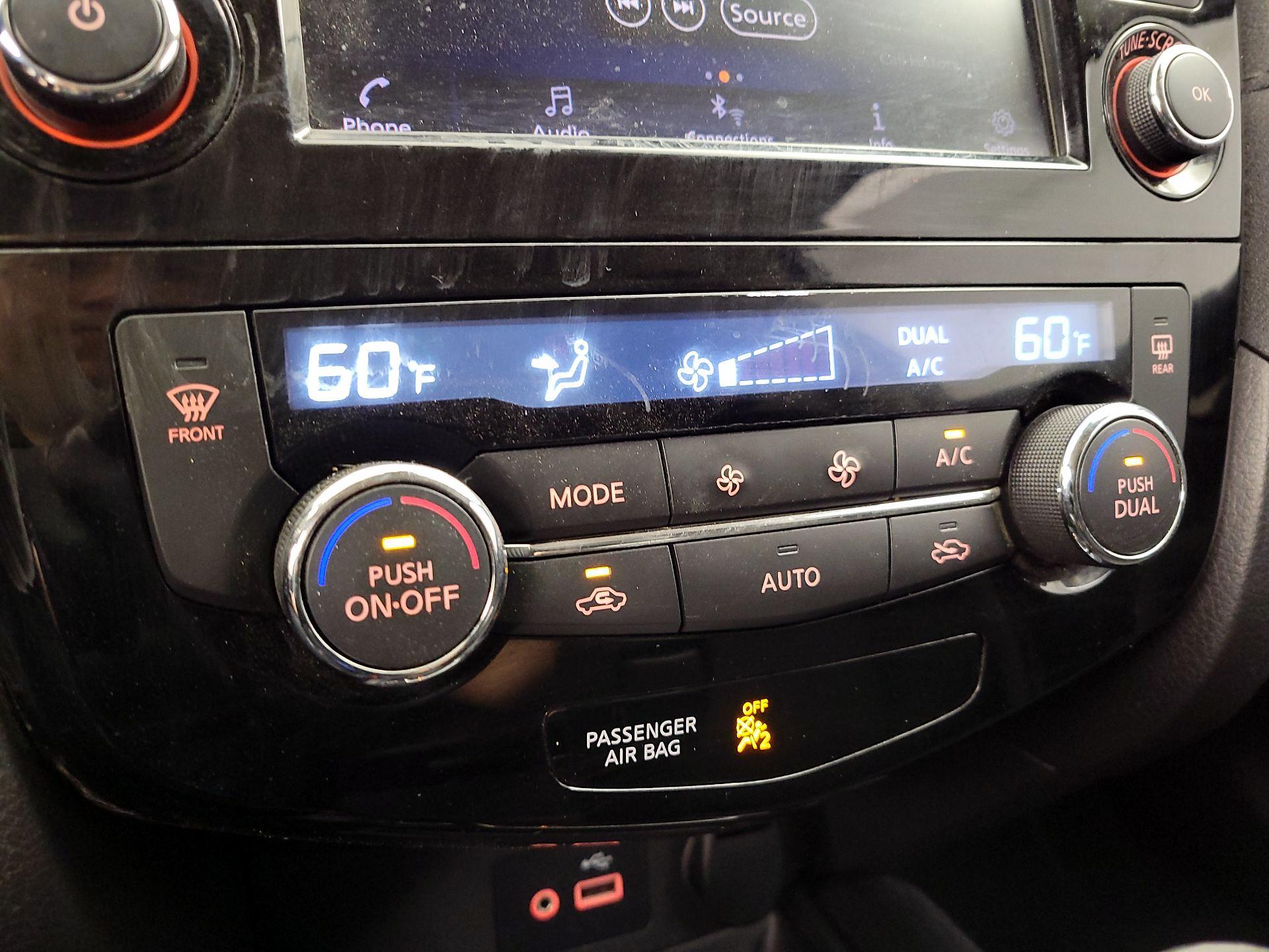 Thumbnail: 2019 Nissan Rogue - 16