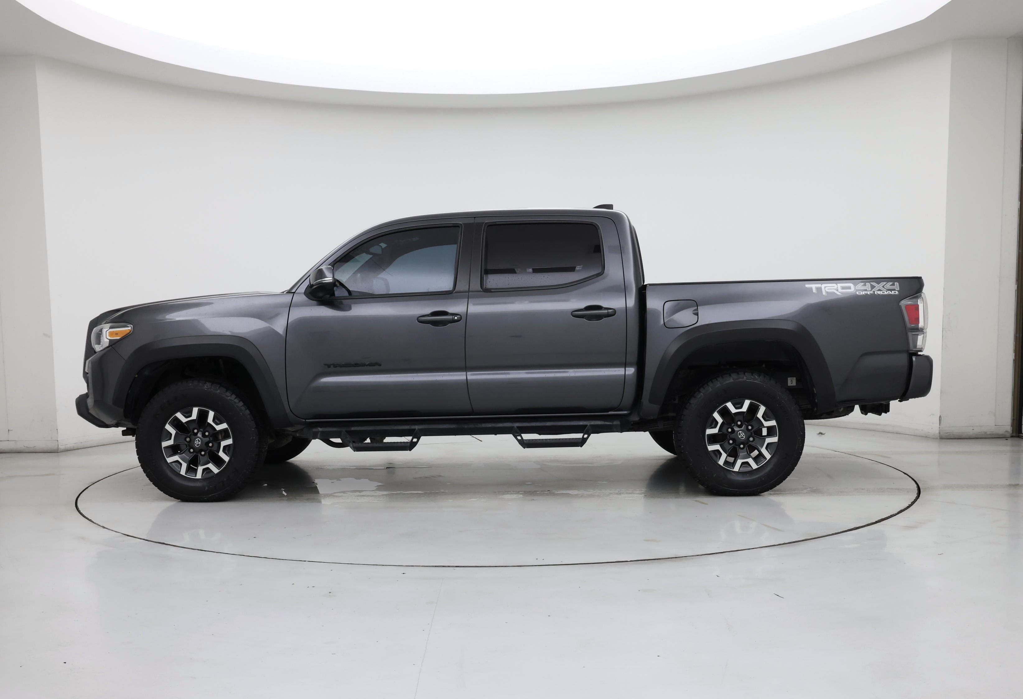 Thumbnail: 2020 Toyota Tacoma - 3