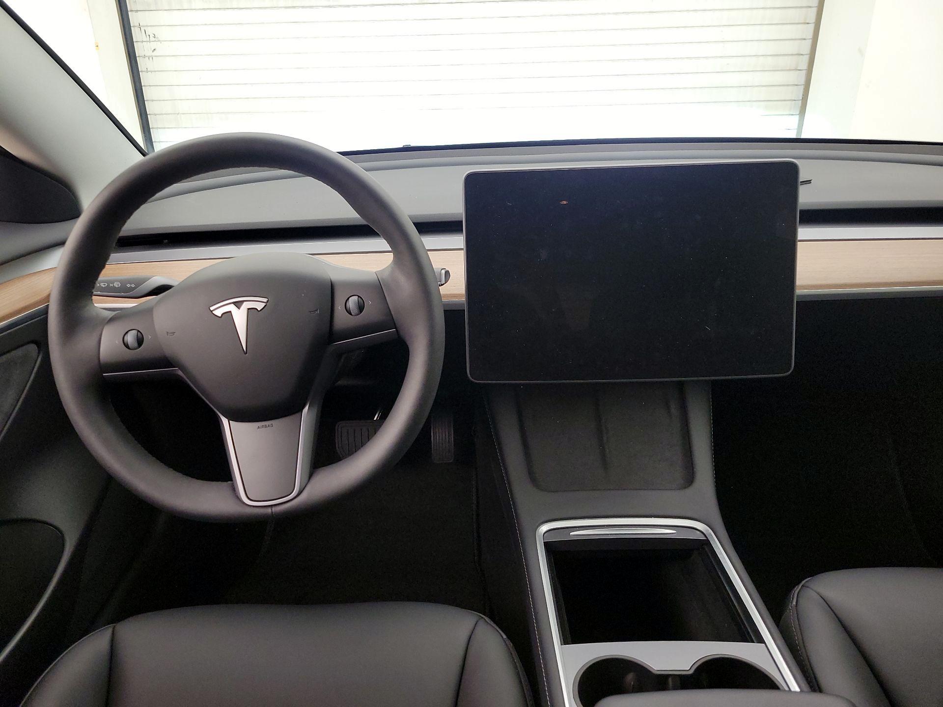 Thumbnail: 2022 Tesla Model 3 - 9