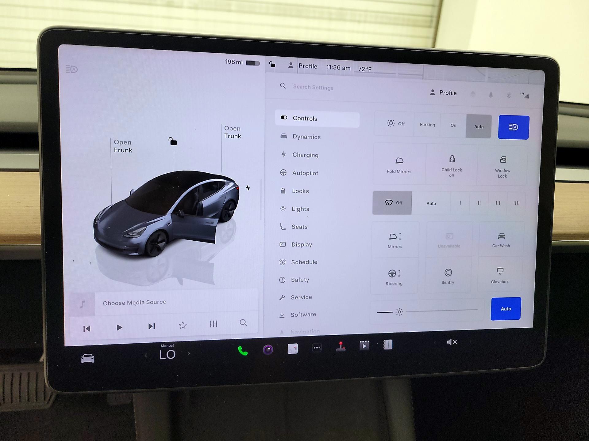 Thumbnail: 2022 Tesla Model 3 - 15