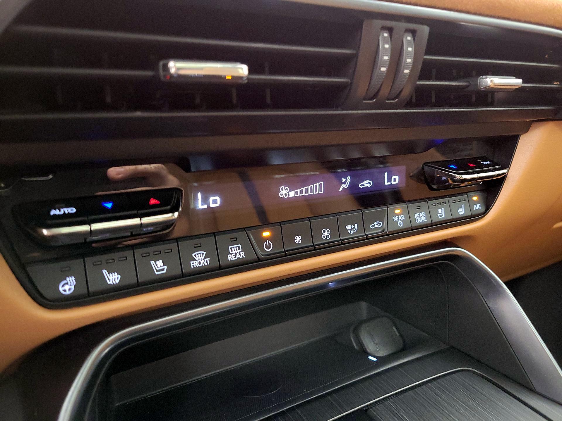 Thumbnail: 2024 Mazda CX-90 - 17