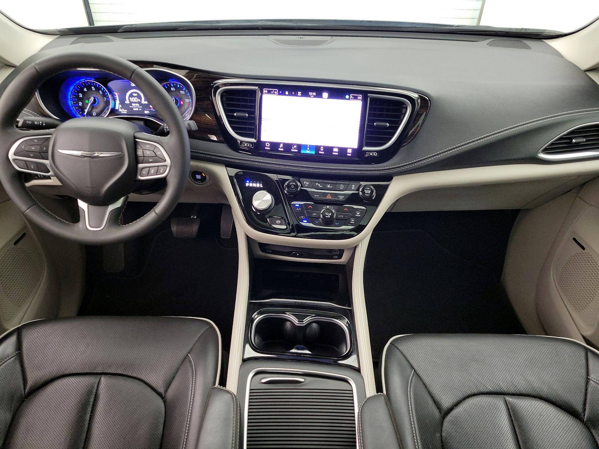 Thumbnail: 2022 Chrysler Pacifica - 9