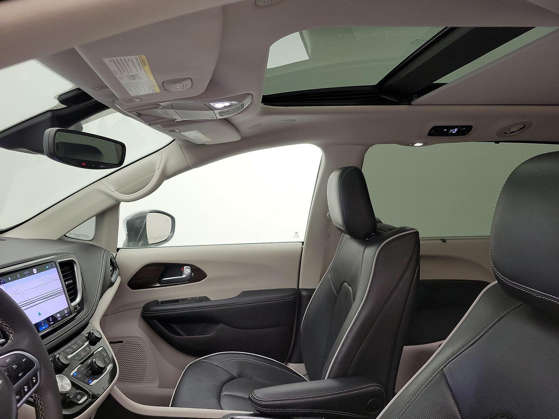 Thumbnail: 2022 Chrysler Pacifica - 20