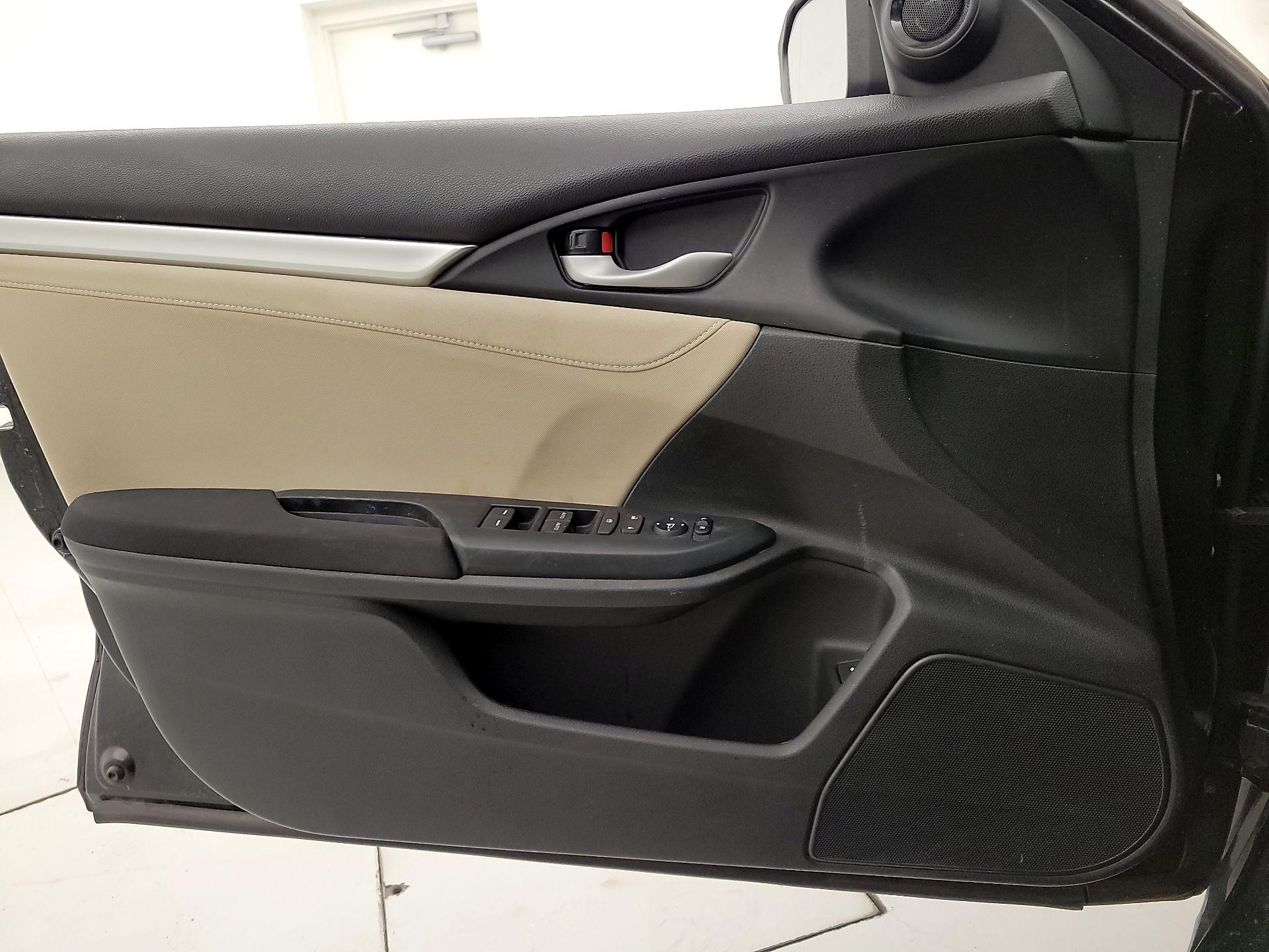 Thumbnail: 2016 Honda Civic - 12