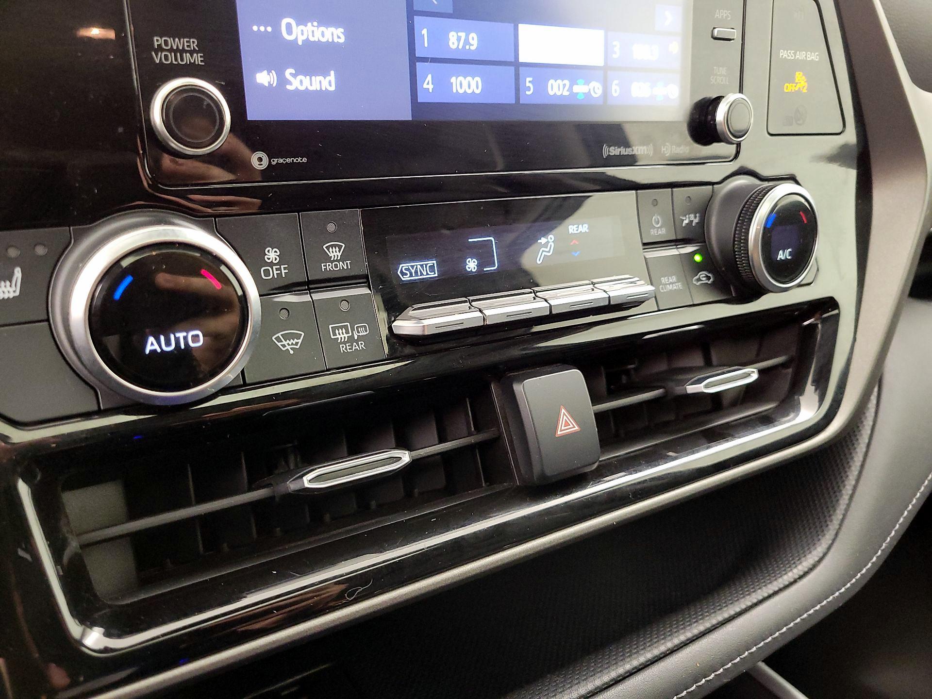 Thumbnail: 2020 Toyota Highlander - 16
